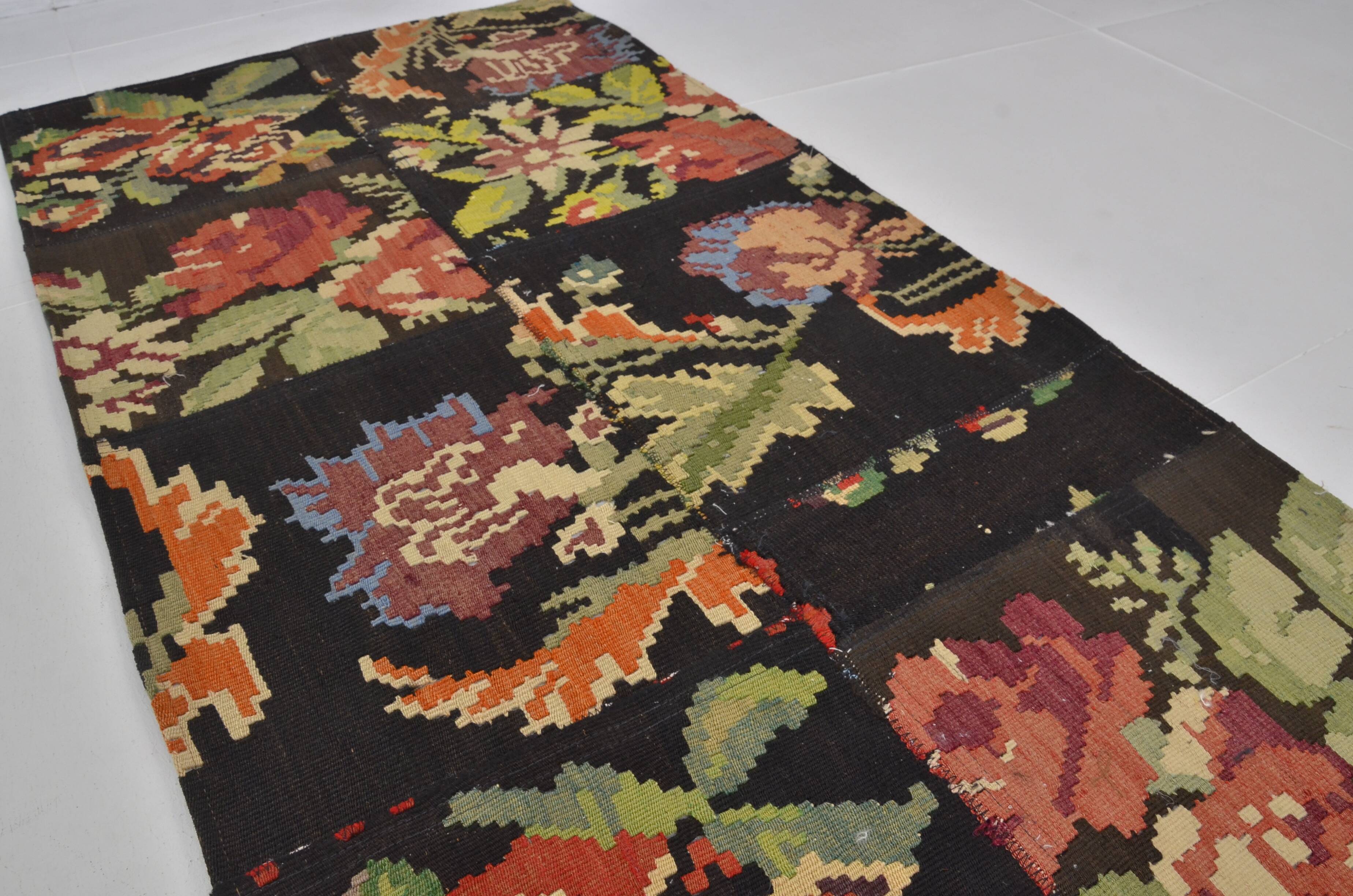 Flower Design Vintage Kilim sku 3940