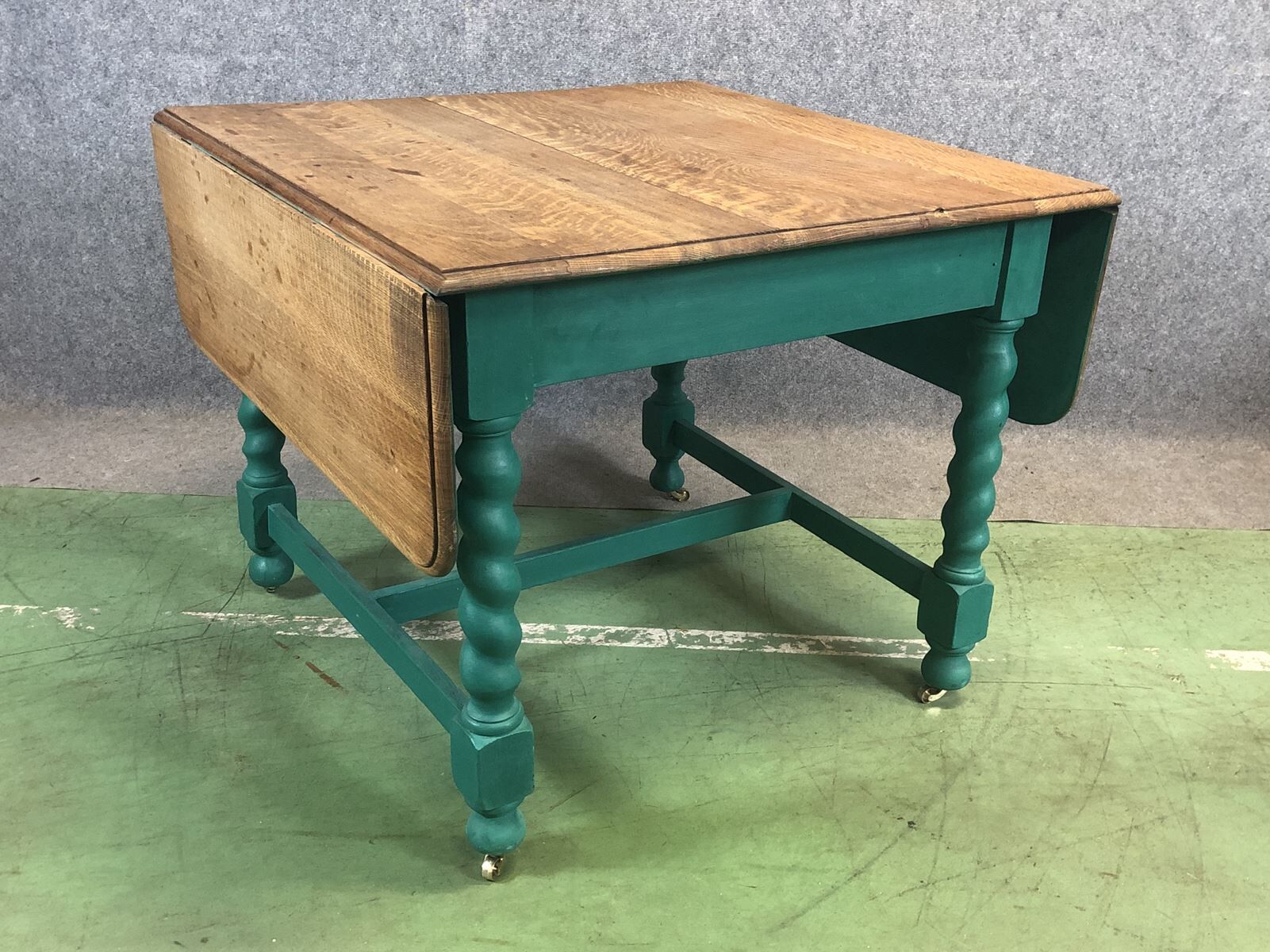 English table with oak flaps-30s