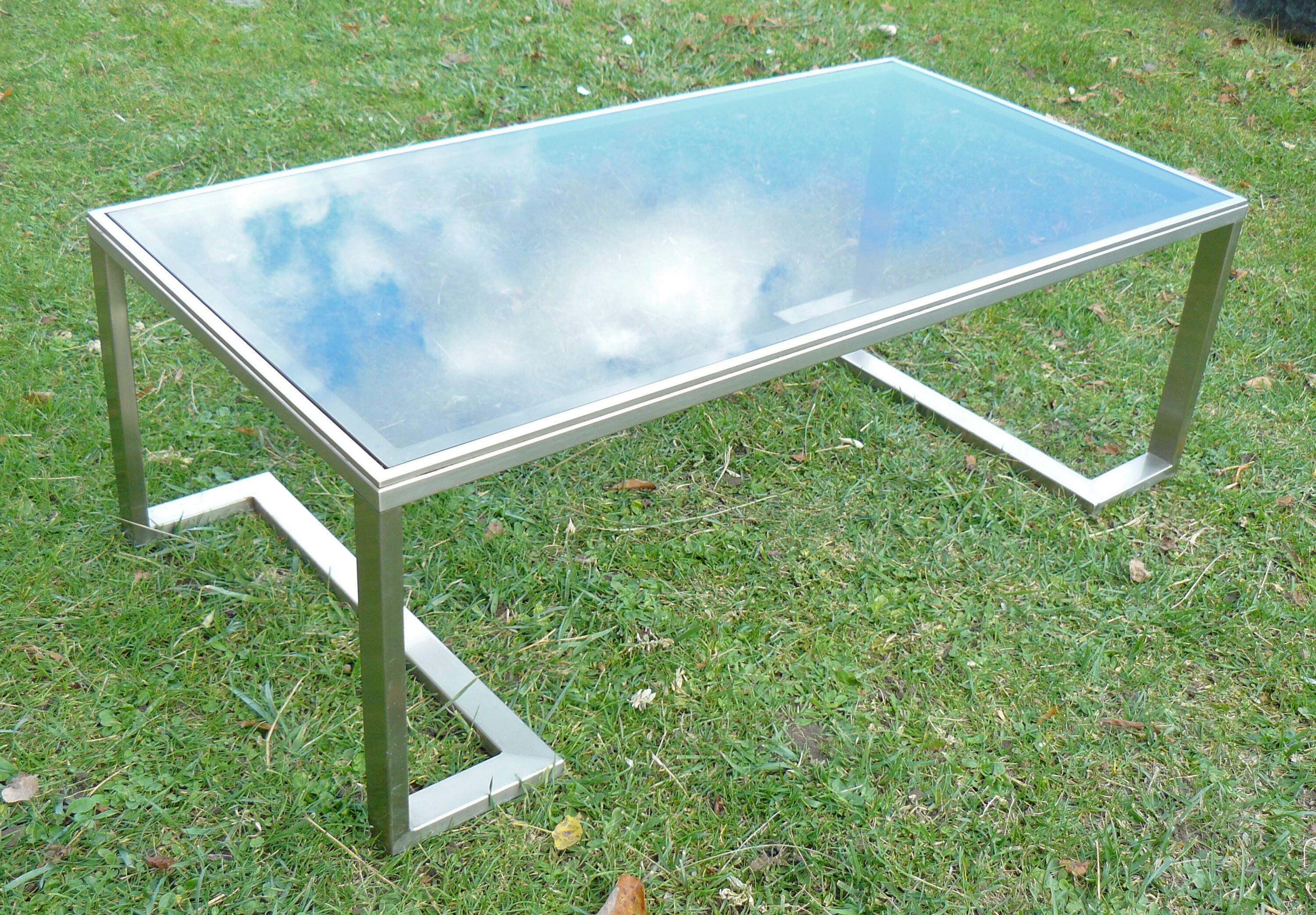 Table basse 1960 métal et verre fumé