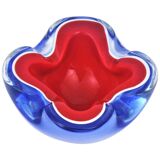 Cendrier en verre Seguso Murano bleu, rouge et blanc Sommerso