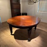 Très grande table à manger ancienne