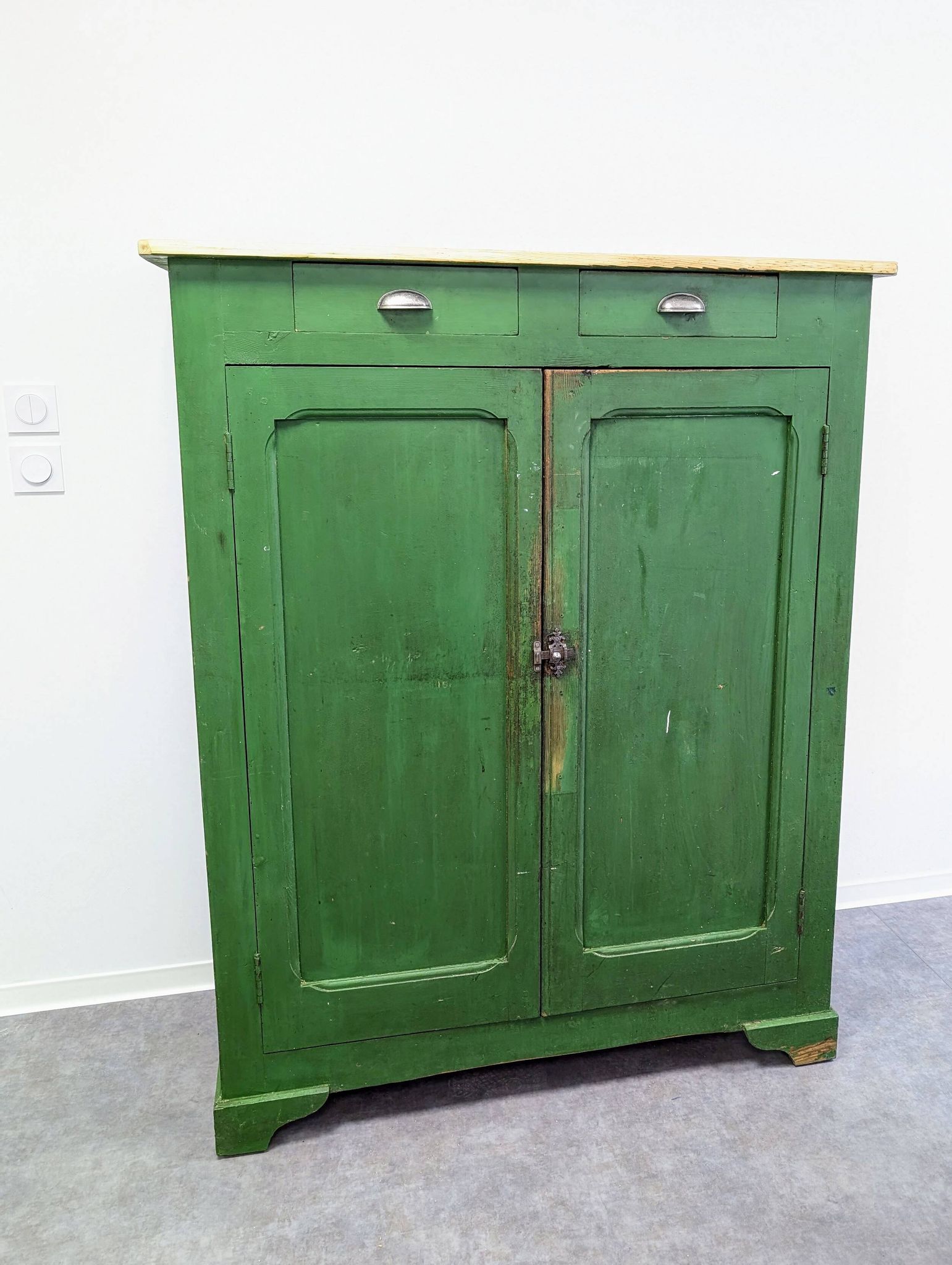 Buffet, confiturier en bois vert