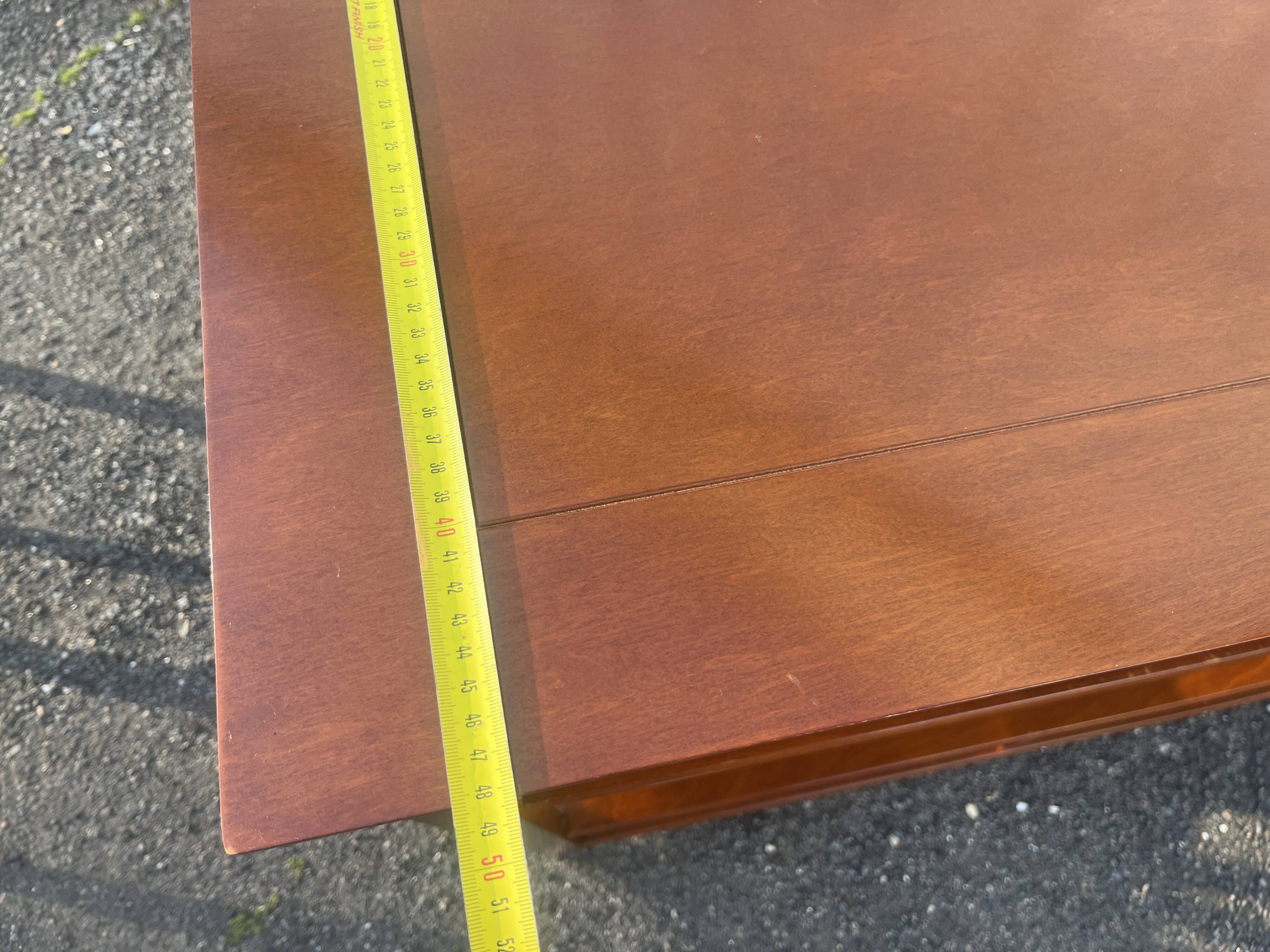 Console shelf in wood and wicker, colonial style.