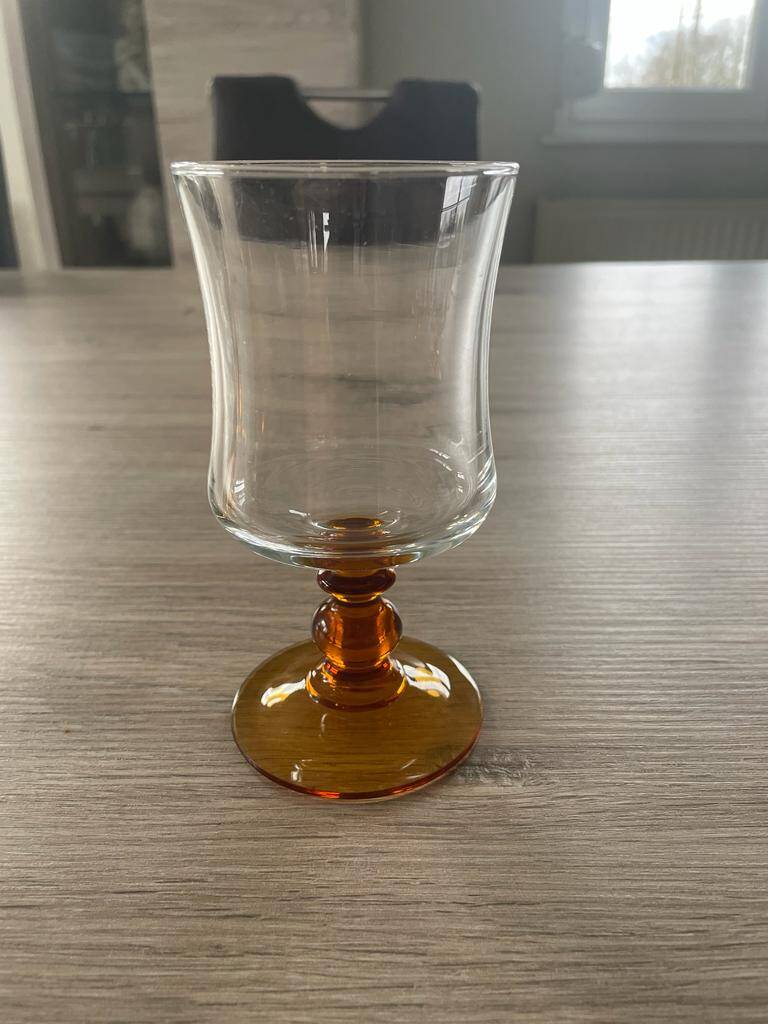 Amber wine glasses - set of 4 glasses