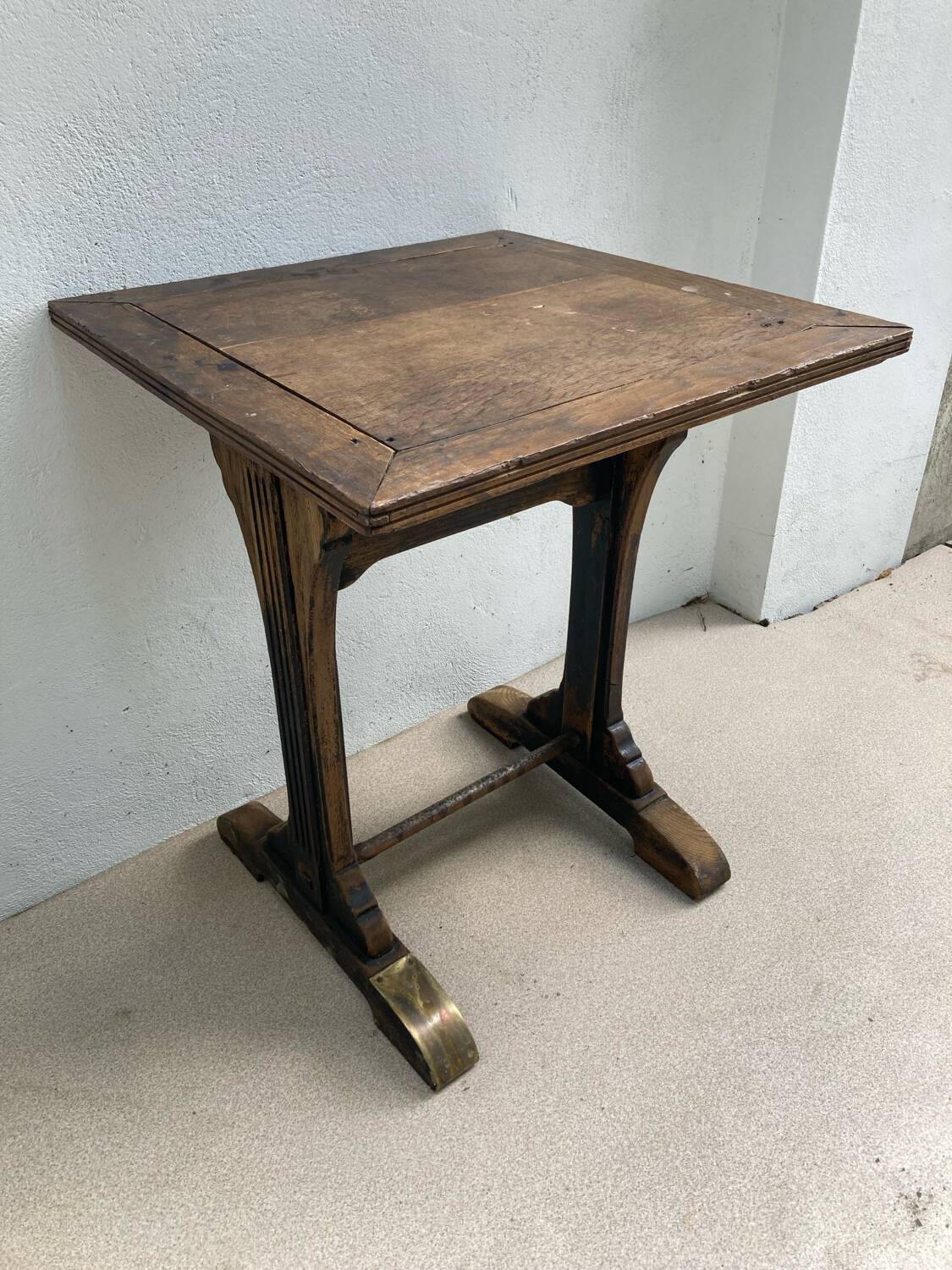 Bistro table