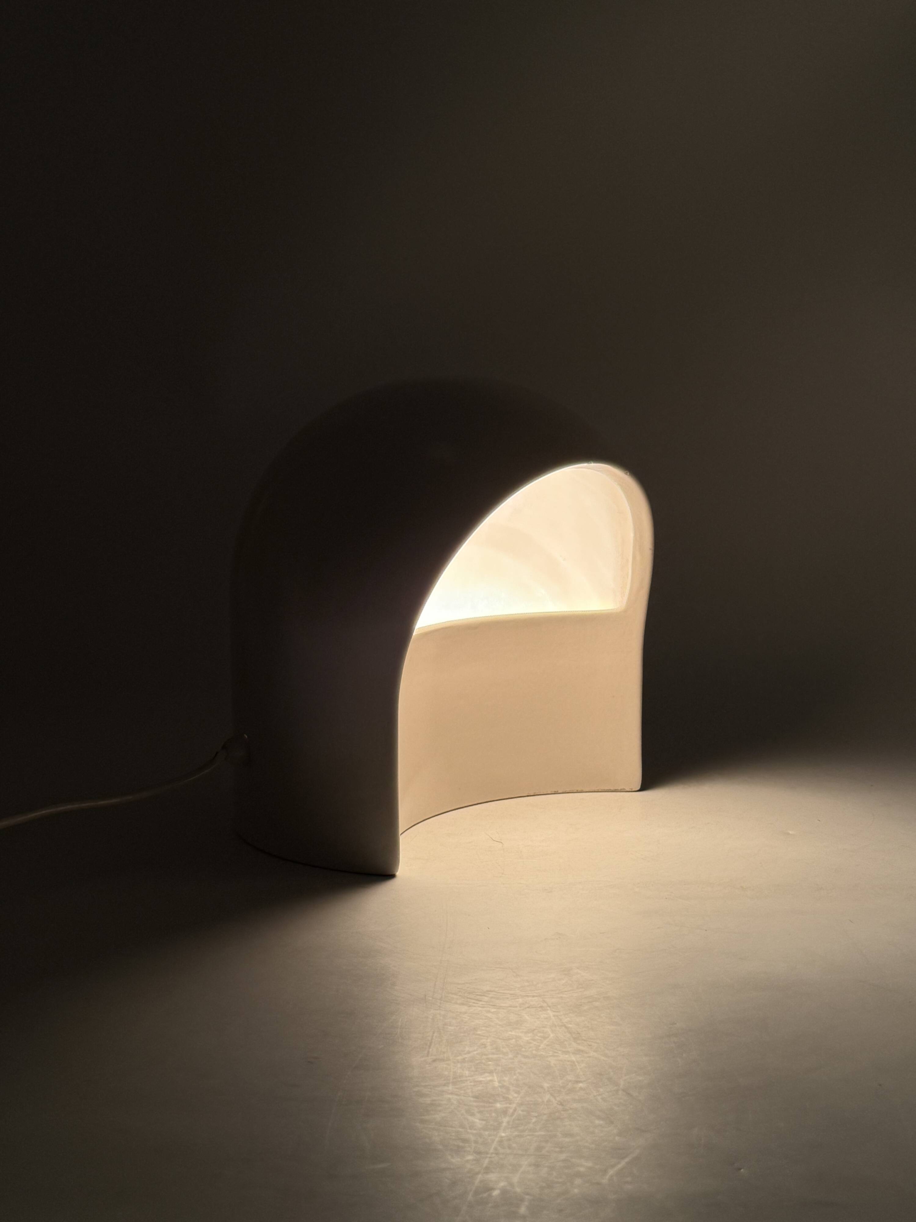 Organic white ceramic table lamp, Italy 1970