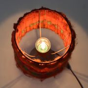 Lampe de table en terre cuite et laine signée 1960-1970