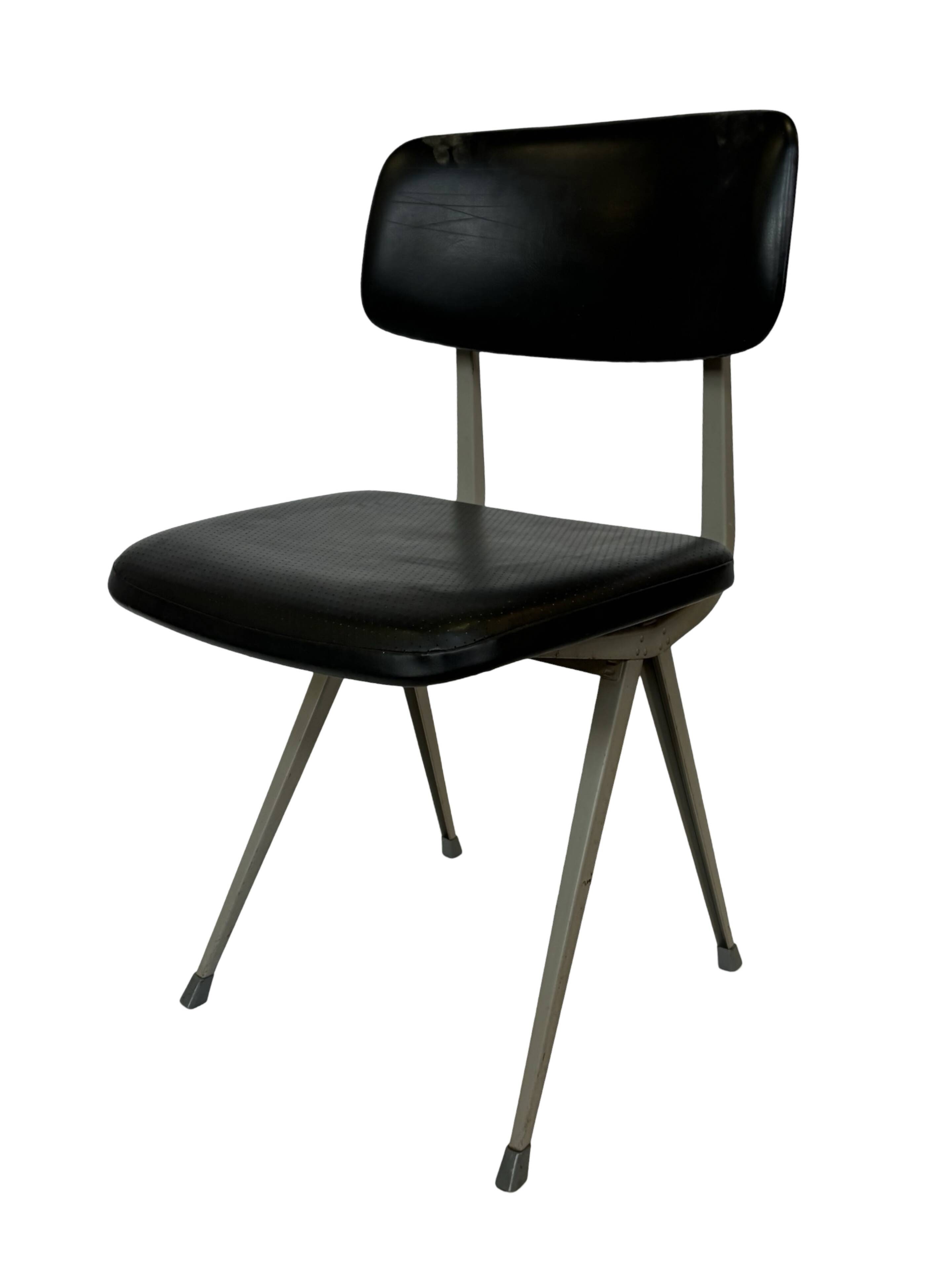 Friso Kramer Result Ahrend chair by Ahrend de Cirkel Dutch Design