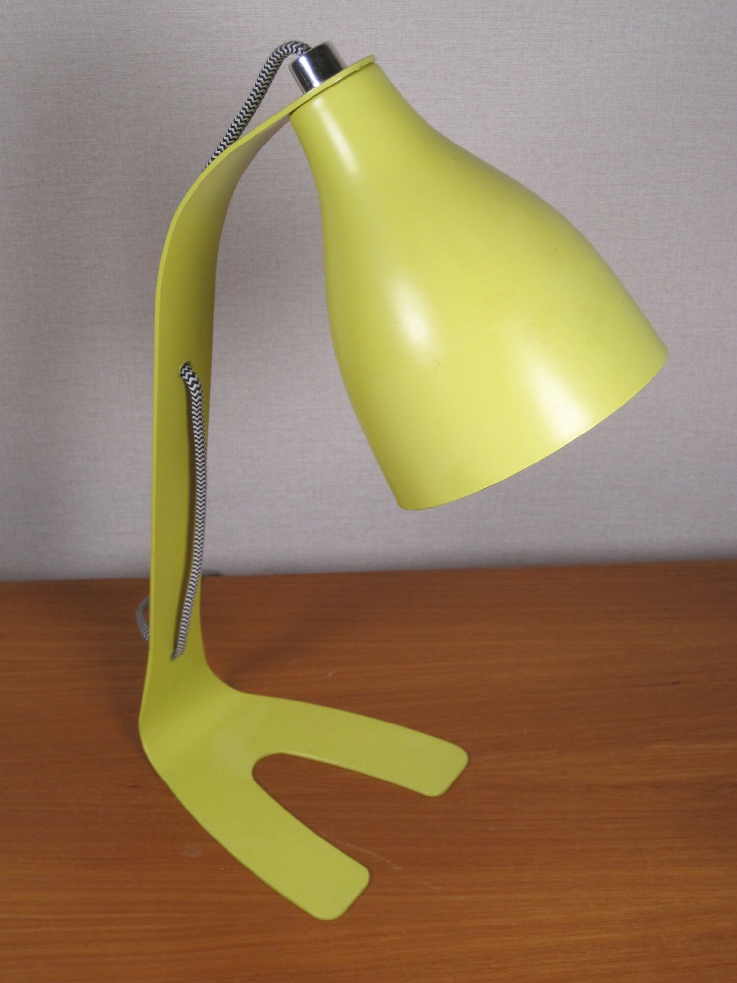 Metal desk lamp to install , Vintage design , anise green fork foot