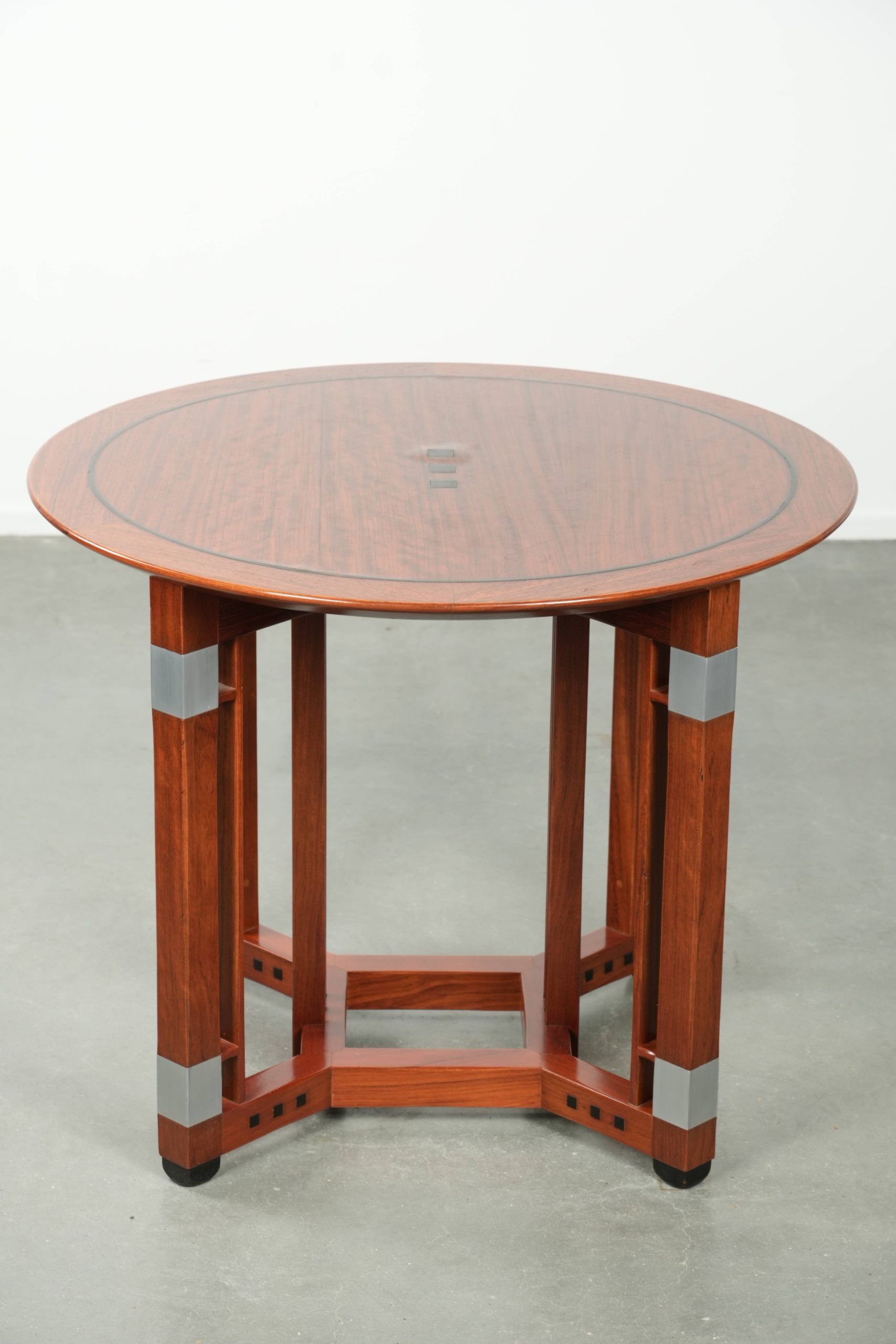 Beautiful round Art Deco style side/coffee table