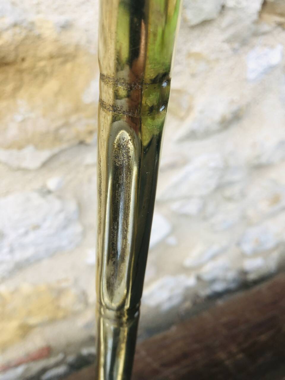 Vintage faux bamboo pedestal table in brass with 2 glass shelves
