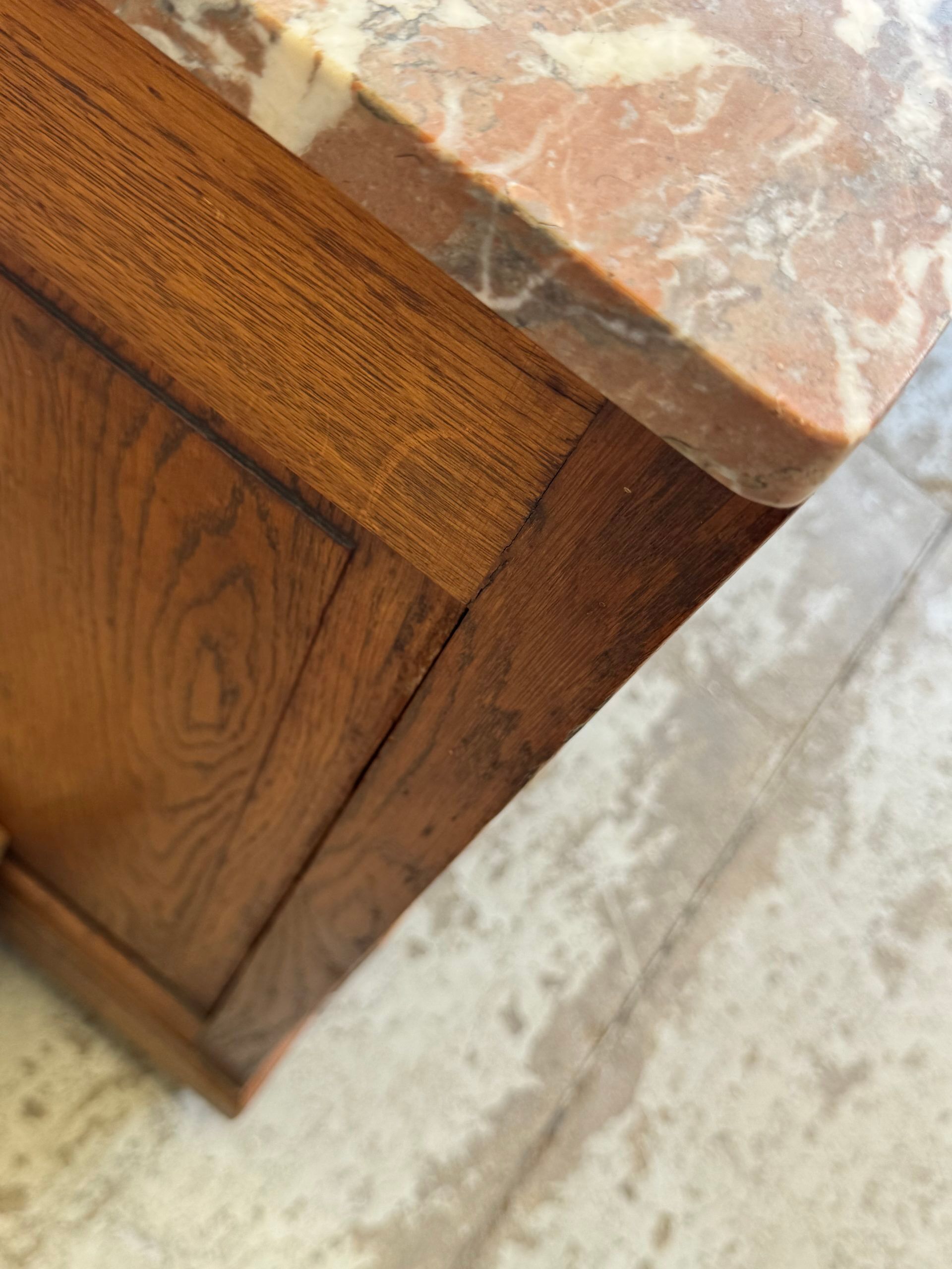 Commode en marbre