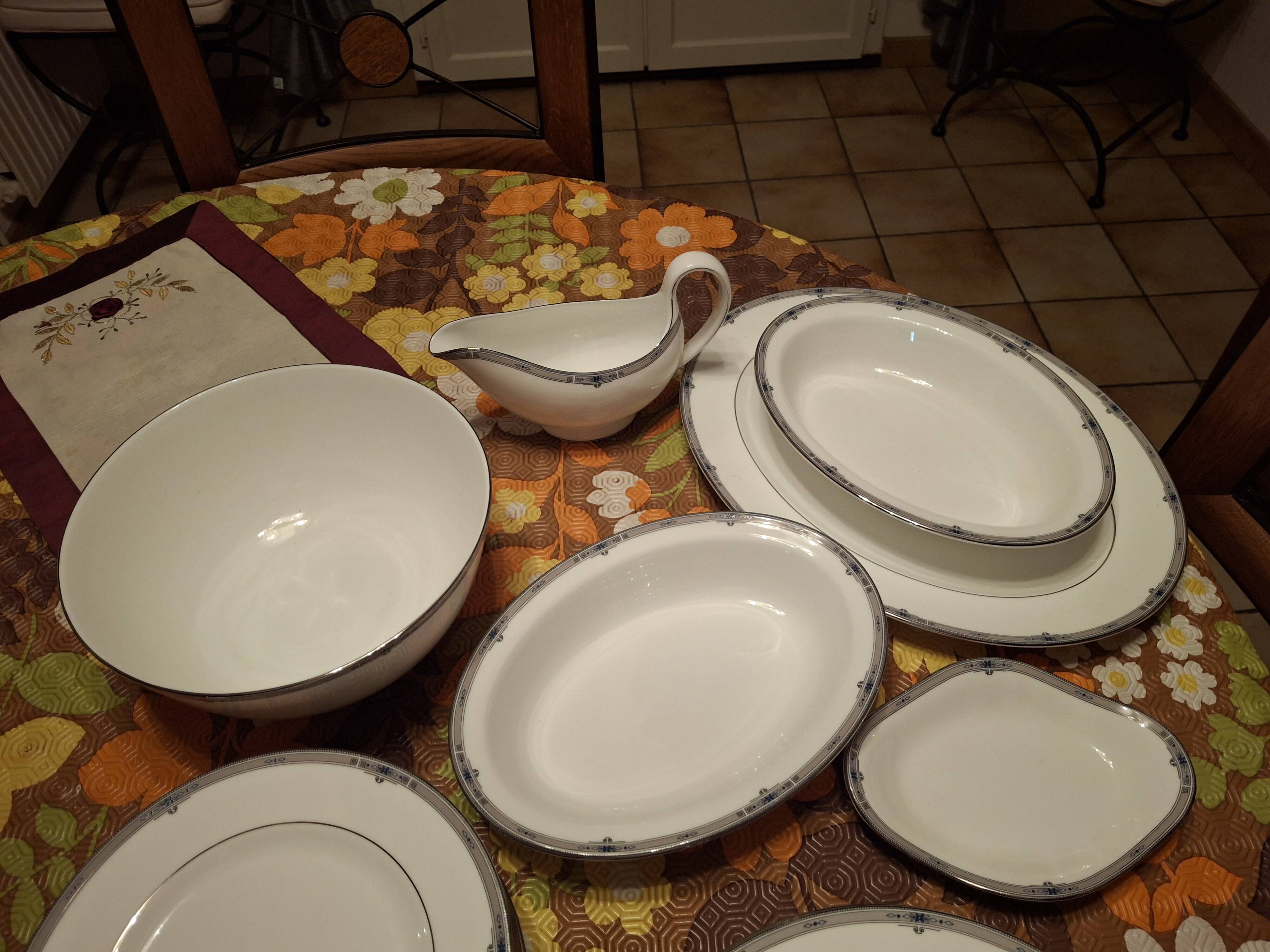 Lot Service  de vaisselle Wedgwood Amherts