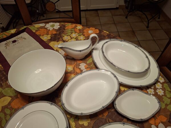 Lot Service  de vaisselle Wedgwood Amherts