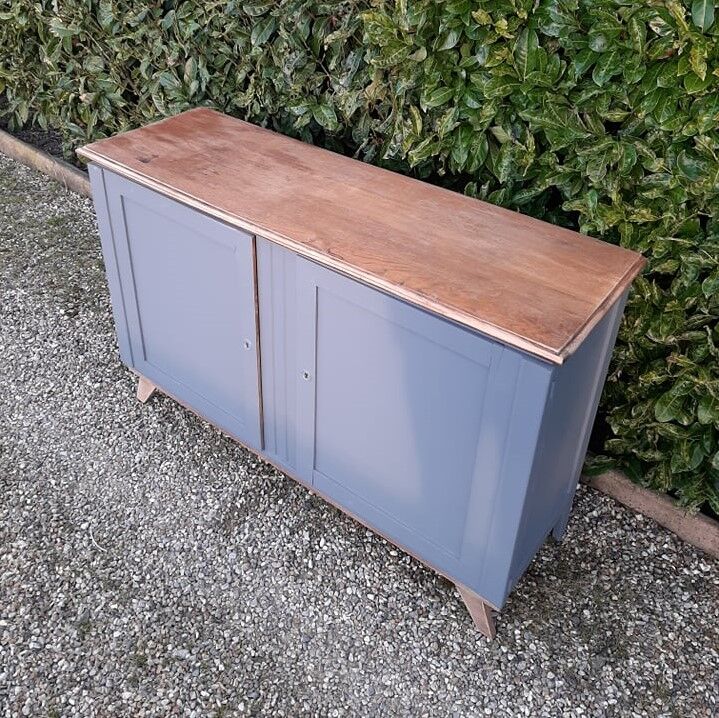 Parisian buffet compass feet