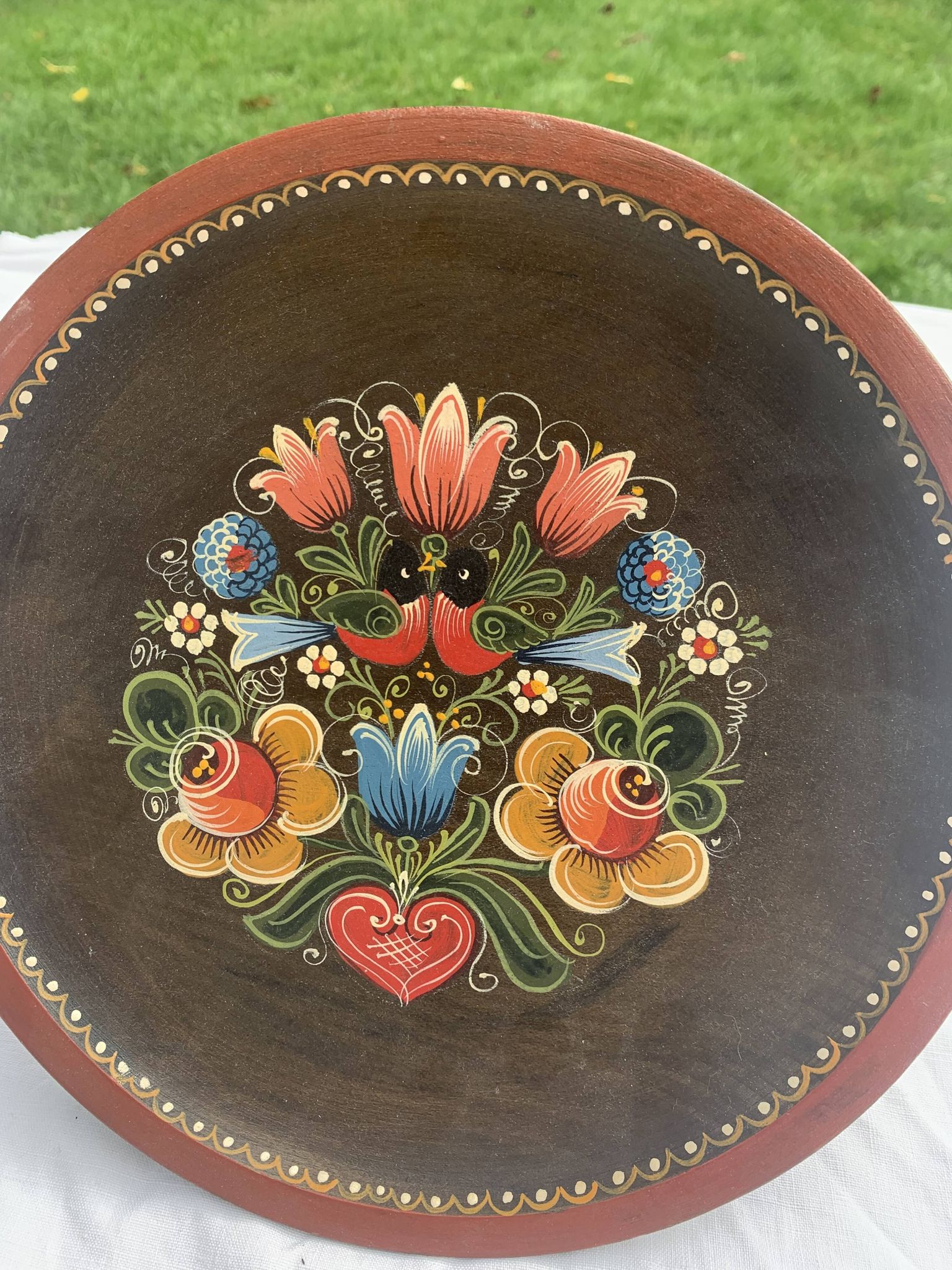 Assiette en bois peinte à la main de karnten Autriche vintage