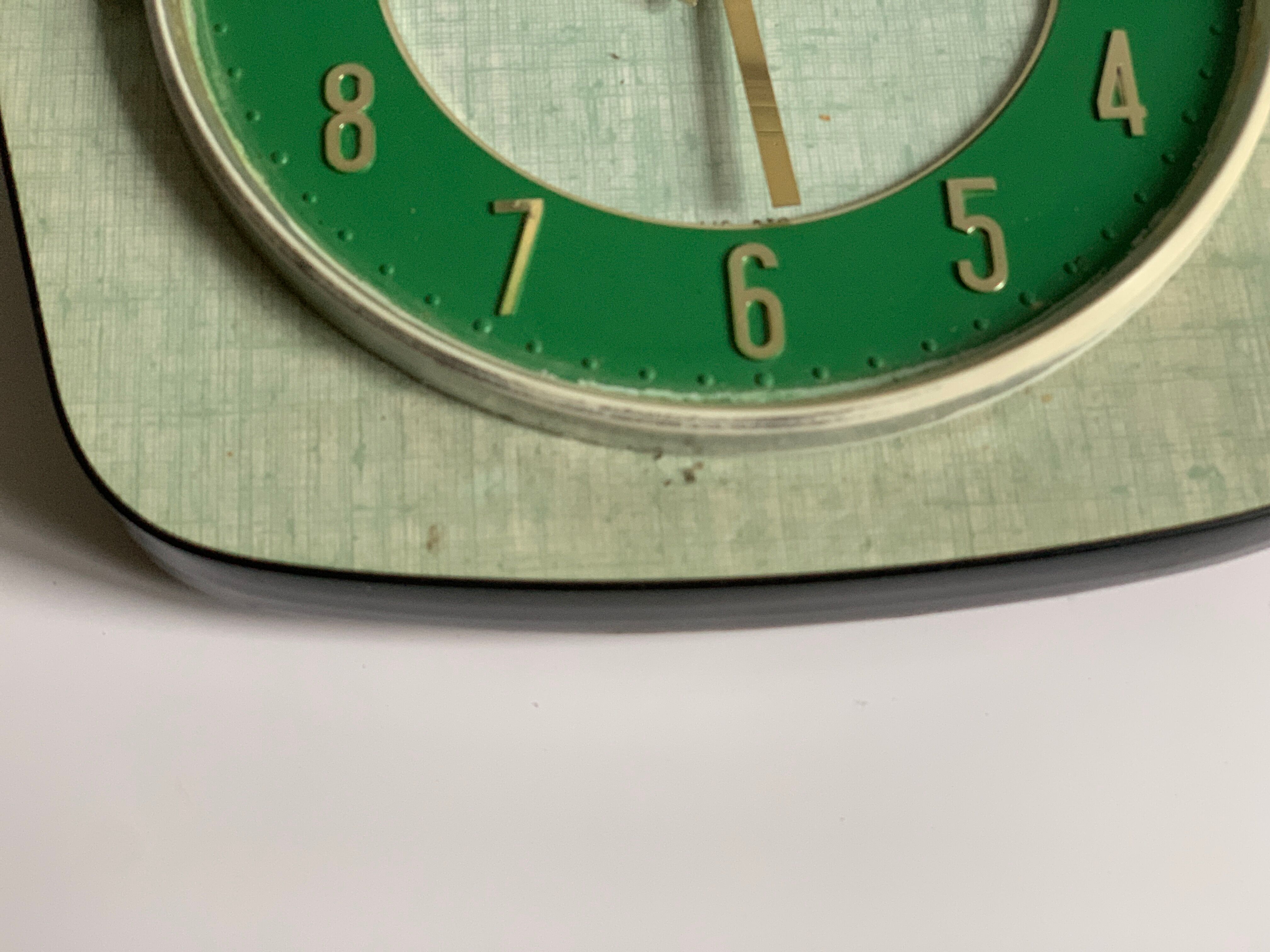 Horologe Formica pendulum