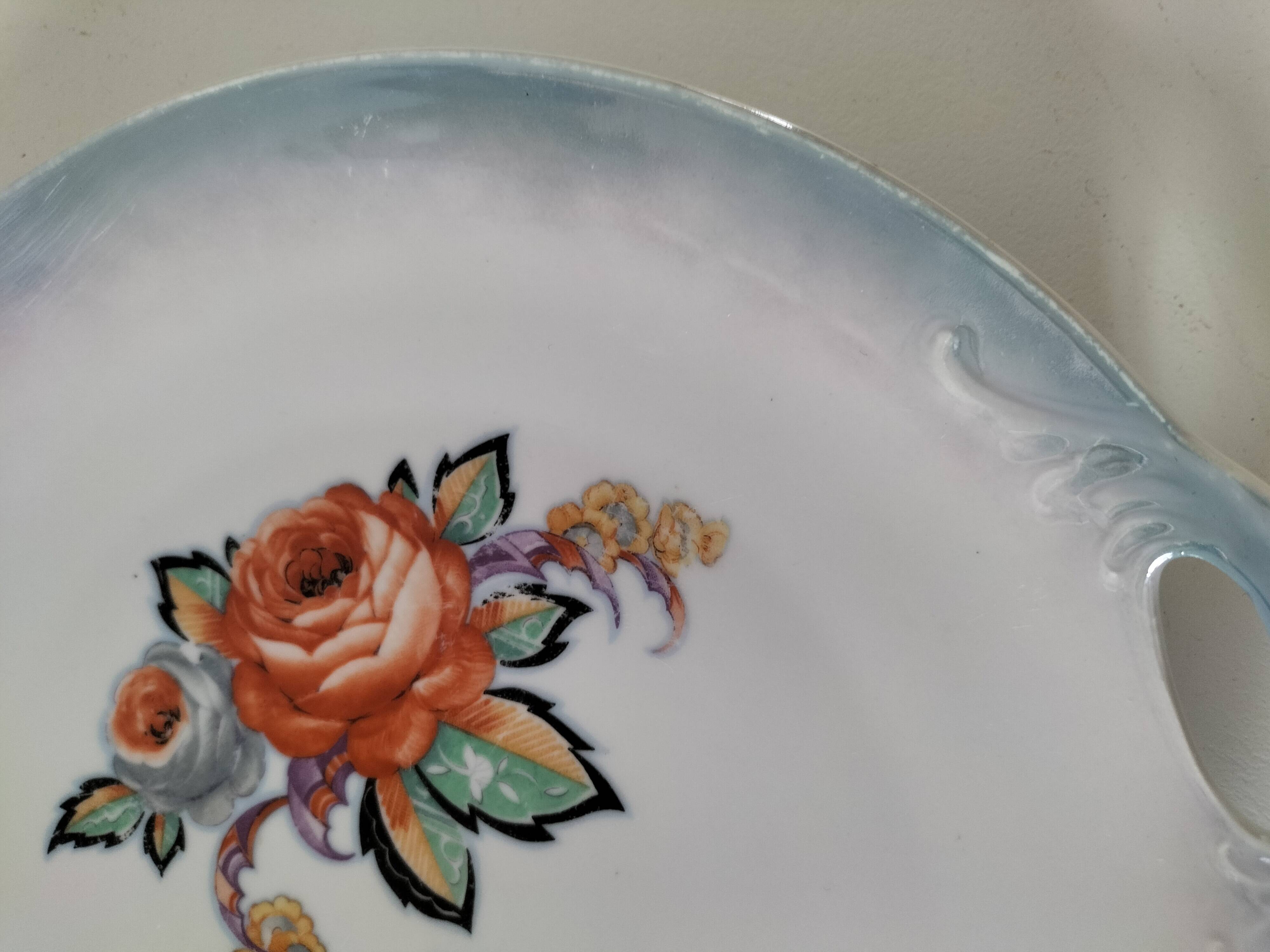 Porcelain dish with Japanese floral decoration – circa 1920