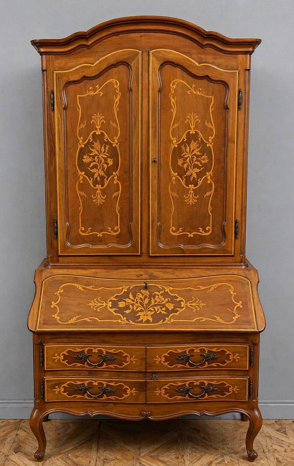 Secrétaire bibliothèque de style Louis XV galbé en marqueterie époque
