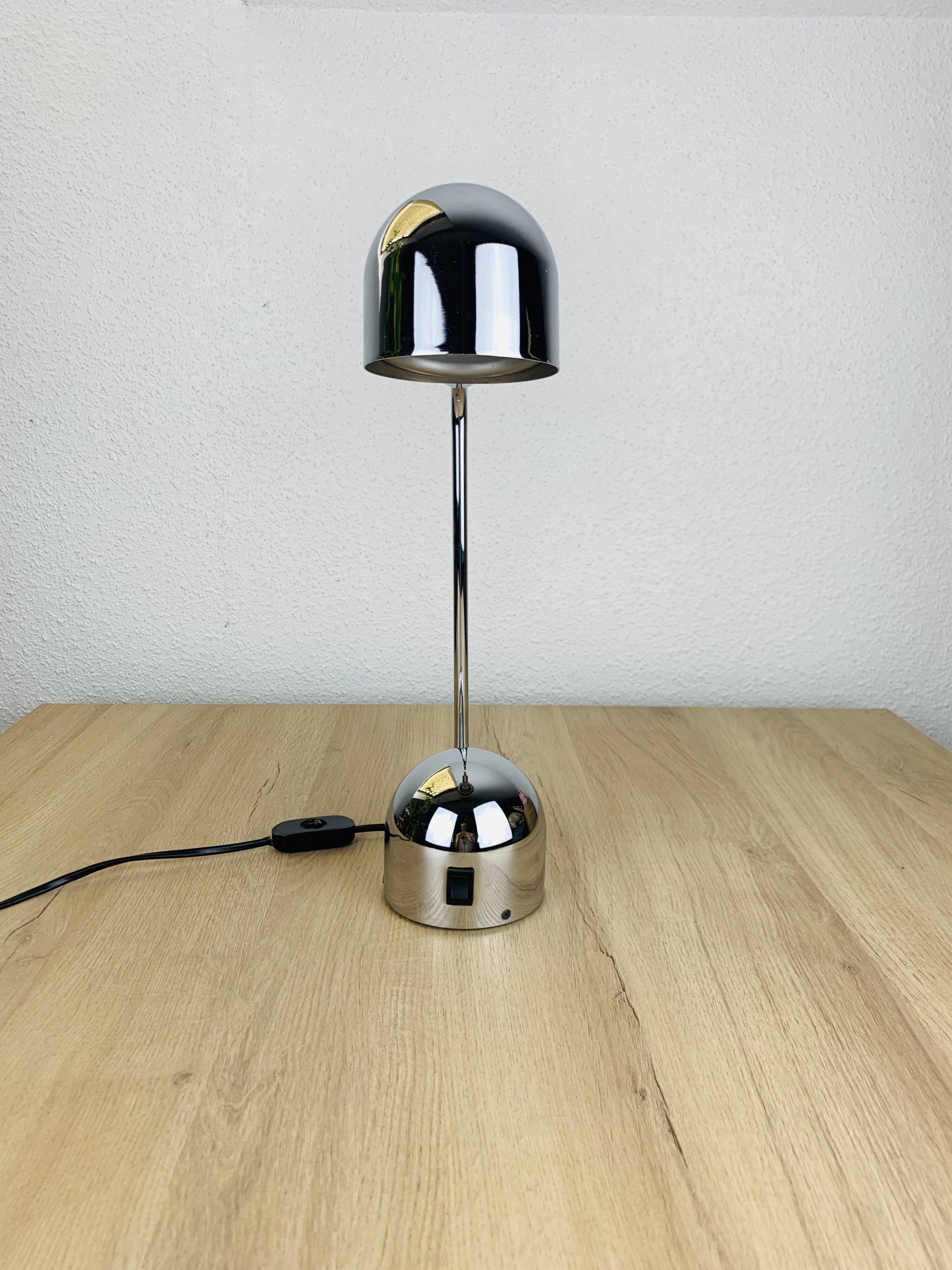 Lampe de bureau orientable chrome années 70