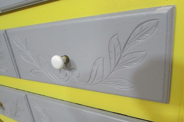 Louis XV style chest of drawers in oak