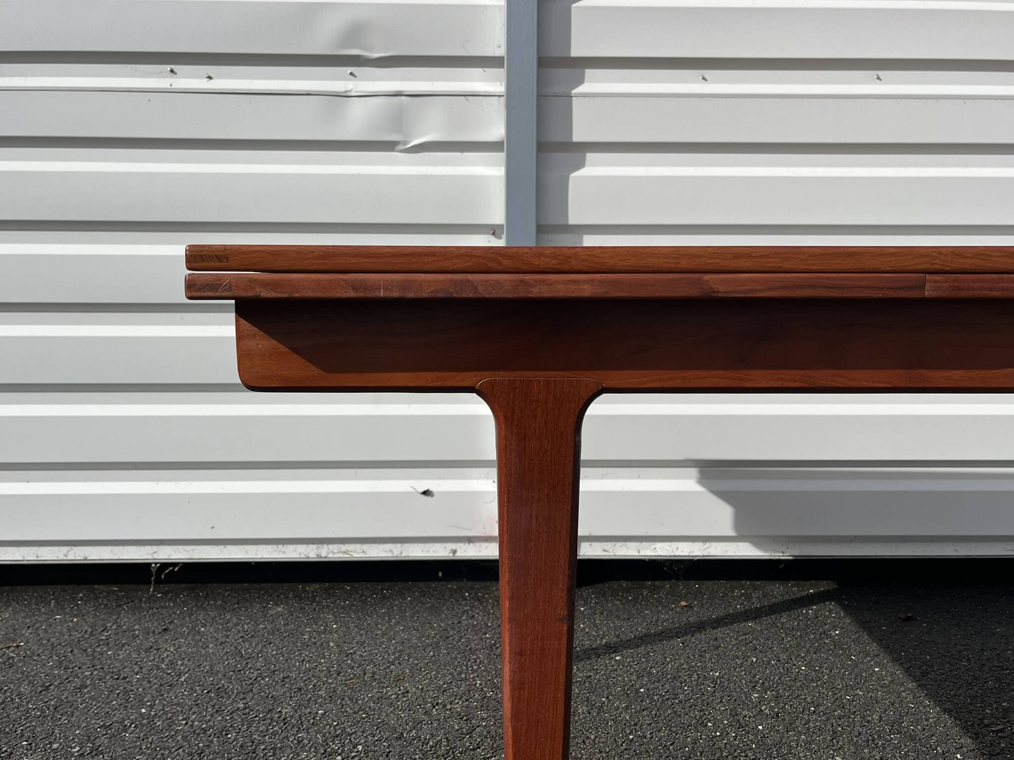 Scandinavian table, Henning Kjaernulf for Velje & Stole Møbelfabrik 🇩🇰