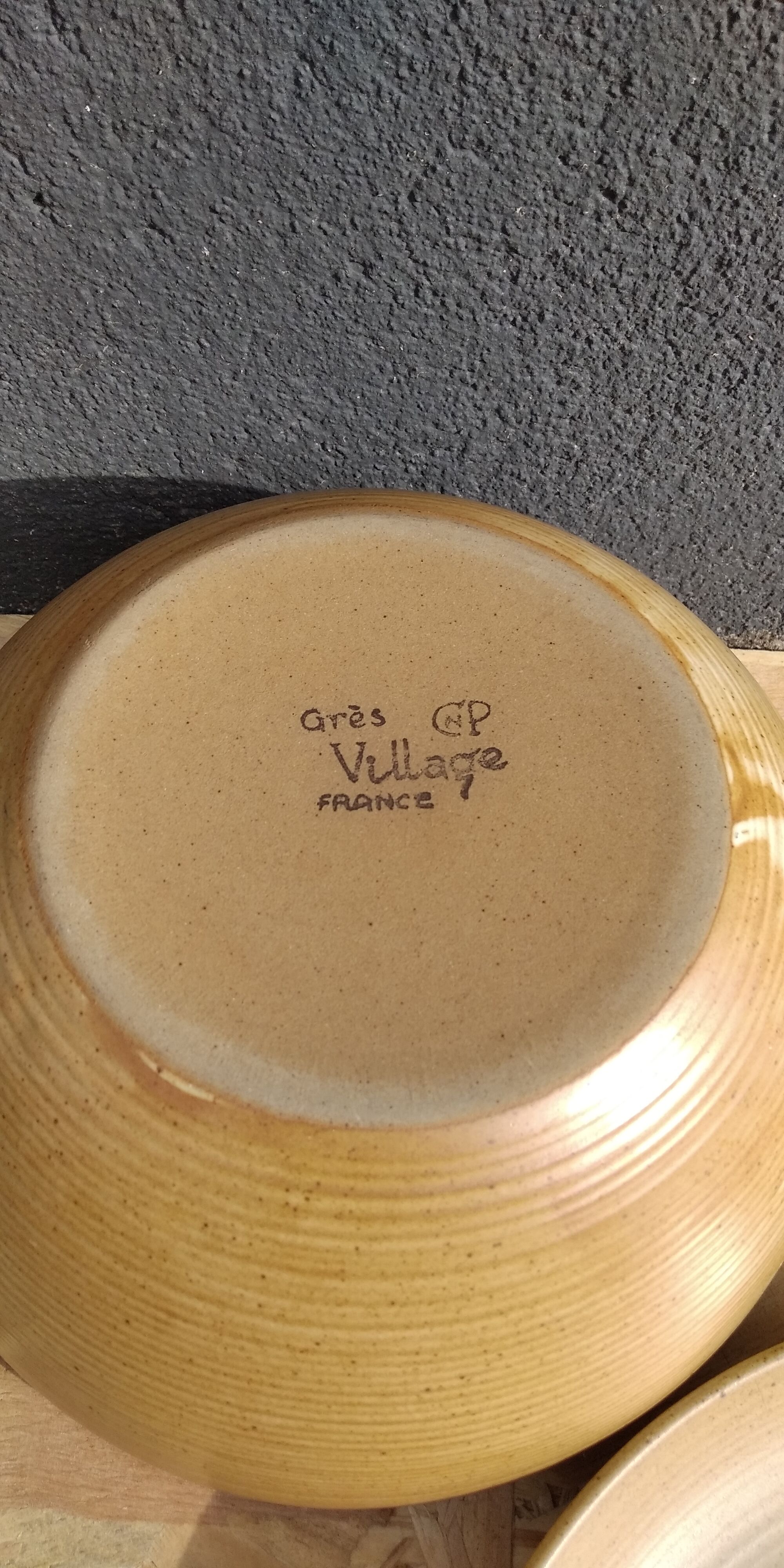 3 courses/salad bowls Grès Village France