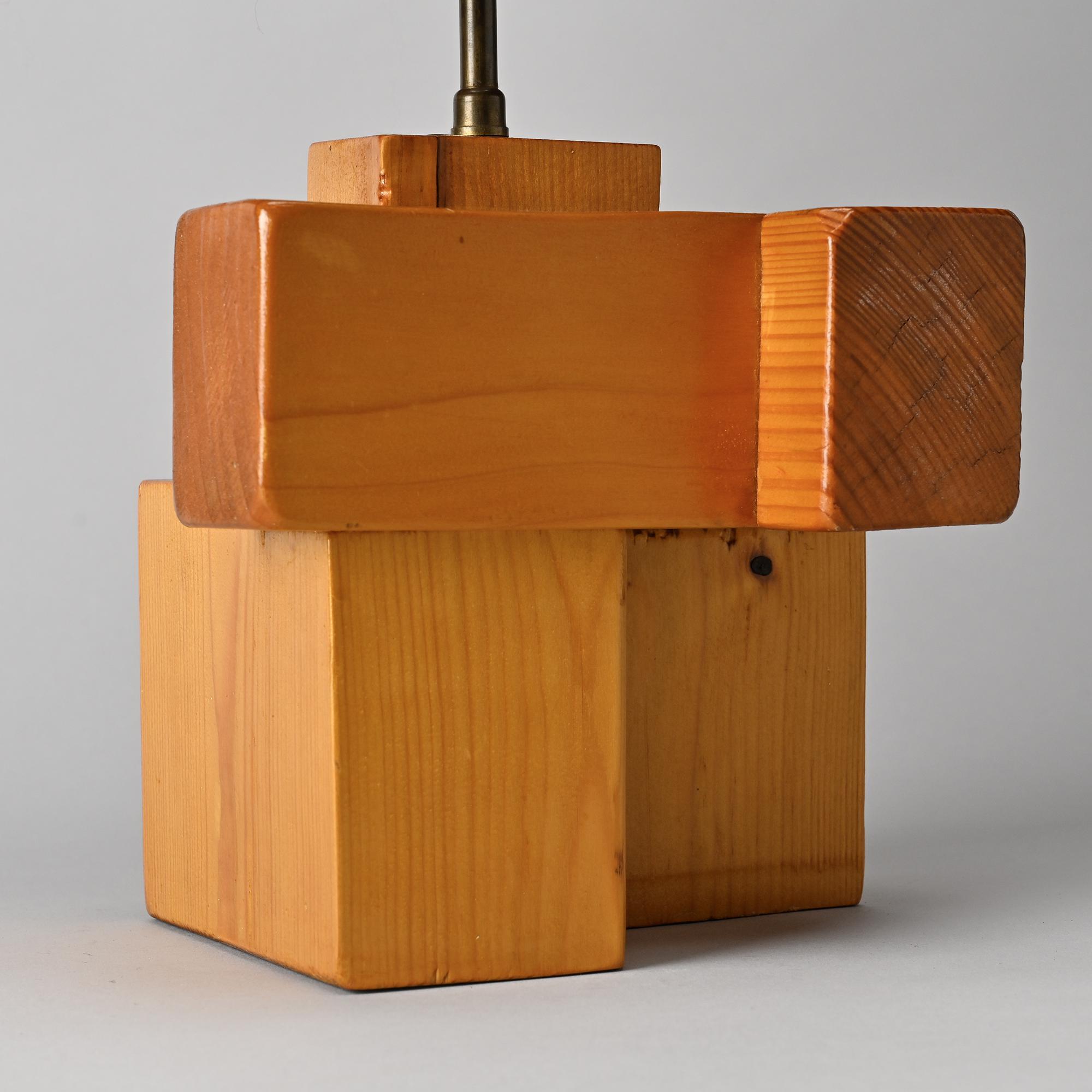 Sculptural table lamp in solid pine, France, circa 1970.