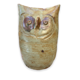 Vase pique fleur representing a sandstone owl, by Ginette and Edouard Solorzano