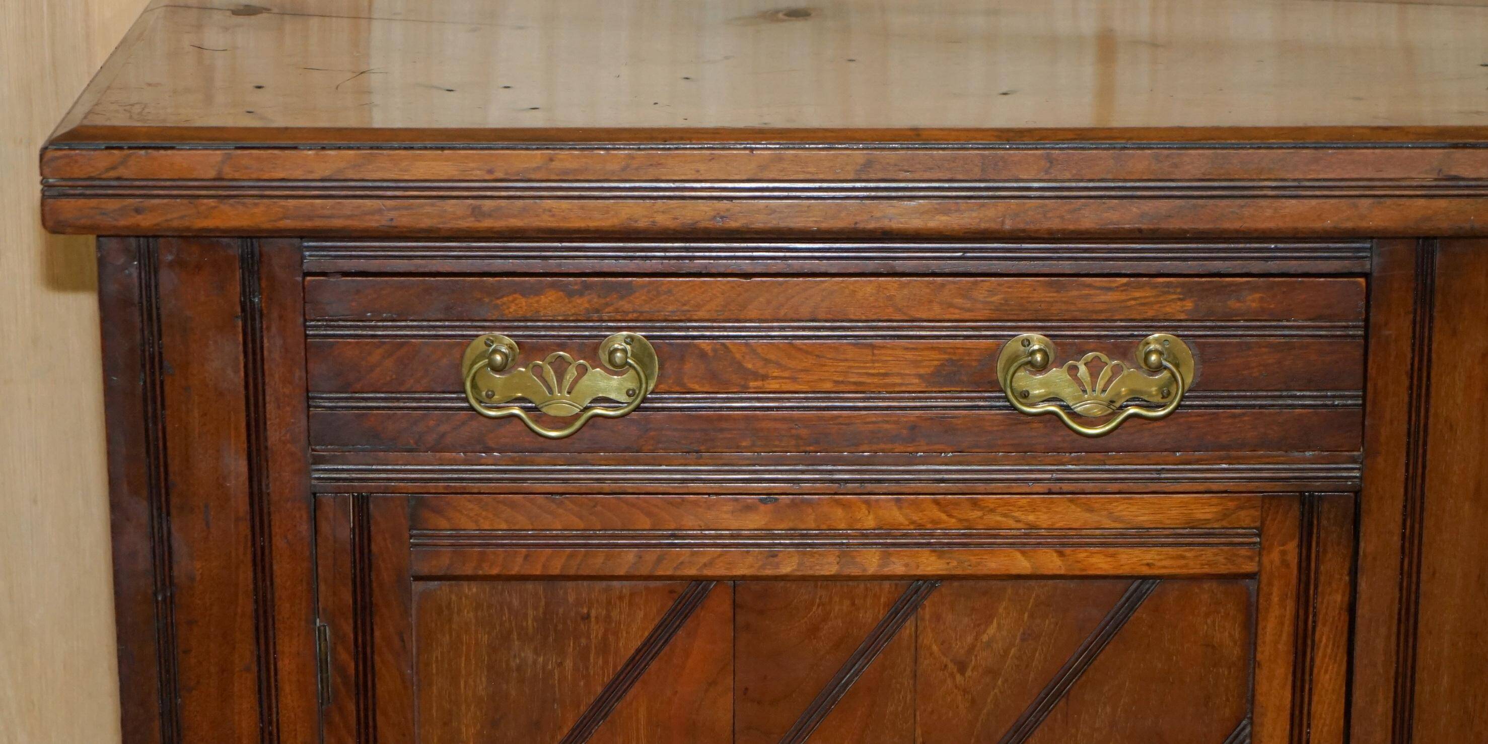 Victorian English oak rustic buffet circa 1880 with drawers.