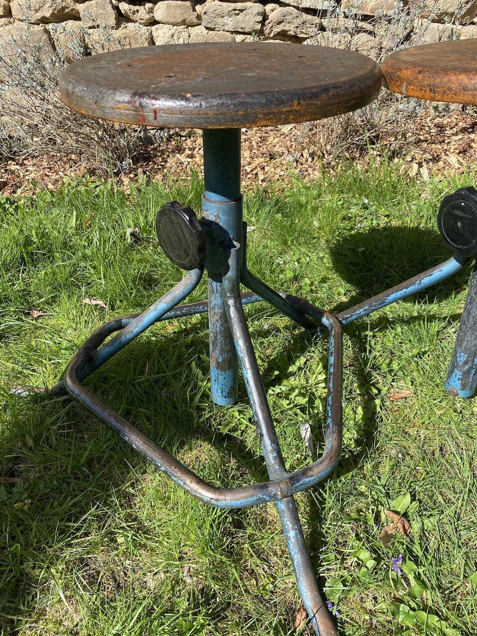 6 adjustable industrial workshop stools, 50s/60s