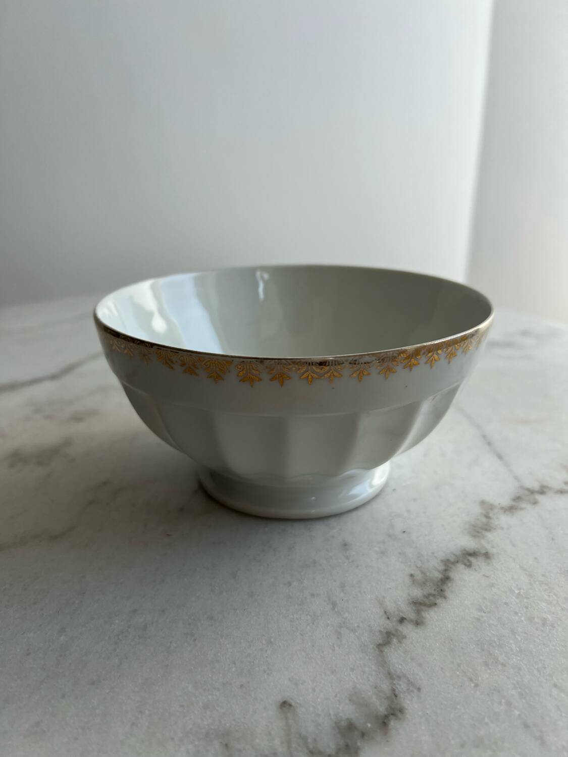 Bowl with gold rim