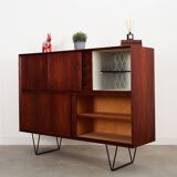 Buffet haut en teck, design danois, années 1970, production : Danemark
