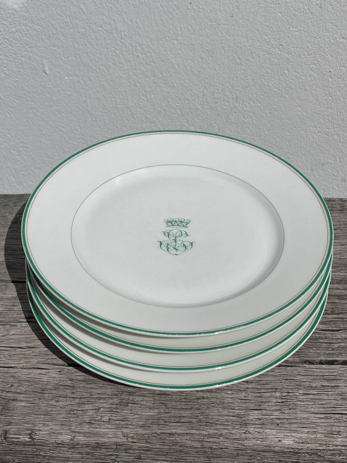 4 monogrammed dessert plates