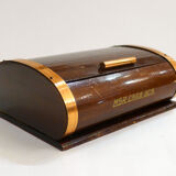 Cigarette box with wooden sliding curtain