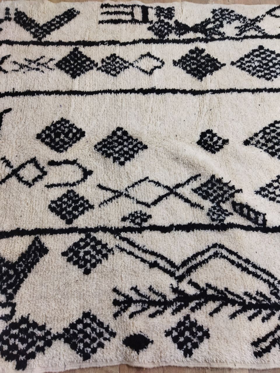 Handmade moroccan berber carpet 305 x 195 cm
