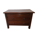 Colonial-style back-up furniture