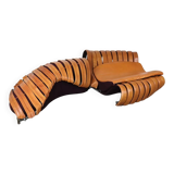 Vintage sculptural cognac leather lounge canapé, France 1980.