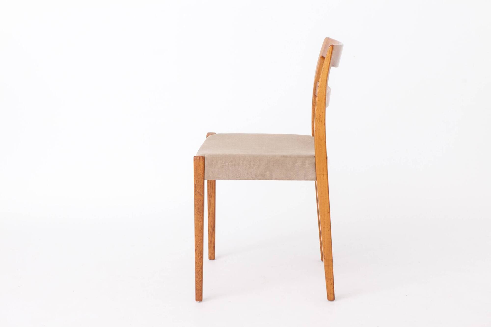 Set of 8 Nils Jonsson “Garmi” Teak Dining Chairs for Troeds, Swedish 1960s