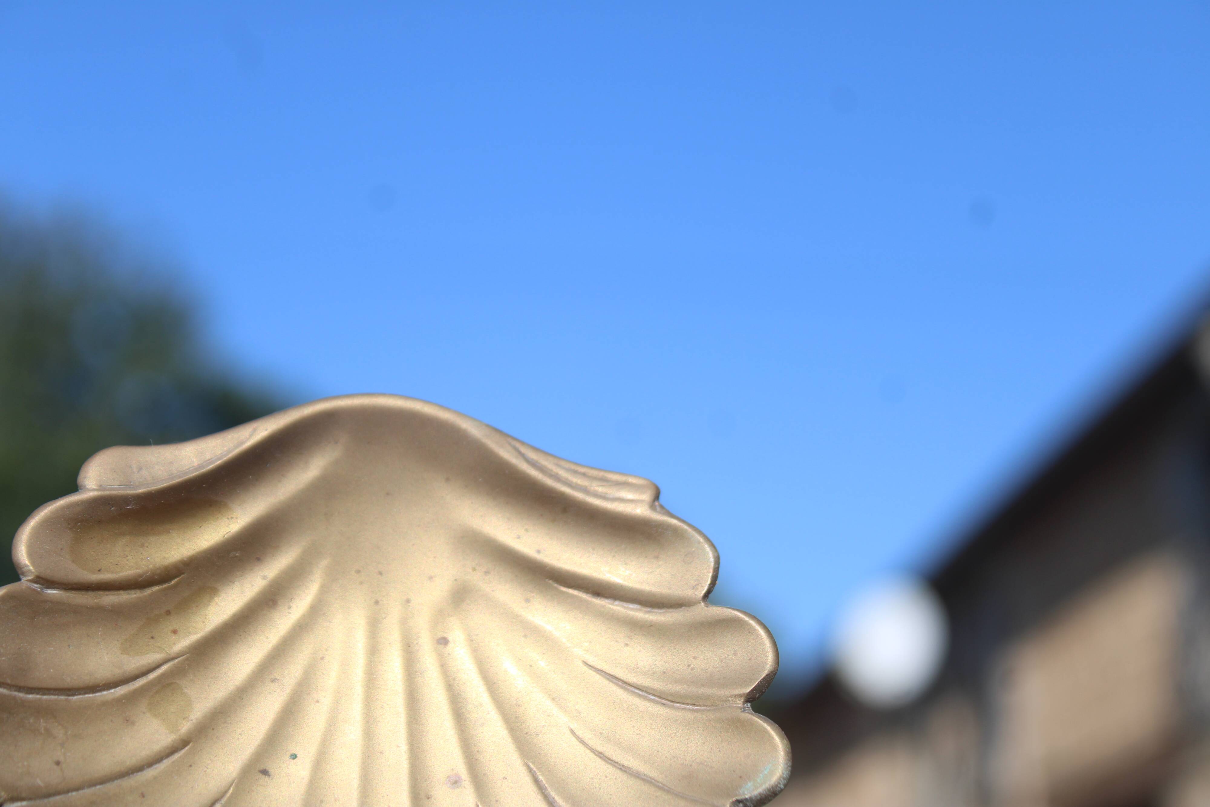 Vintage brass shell tray