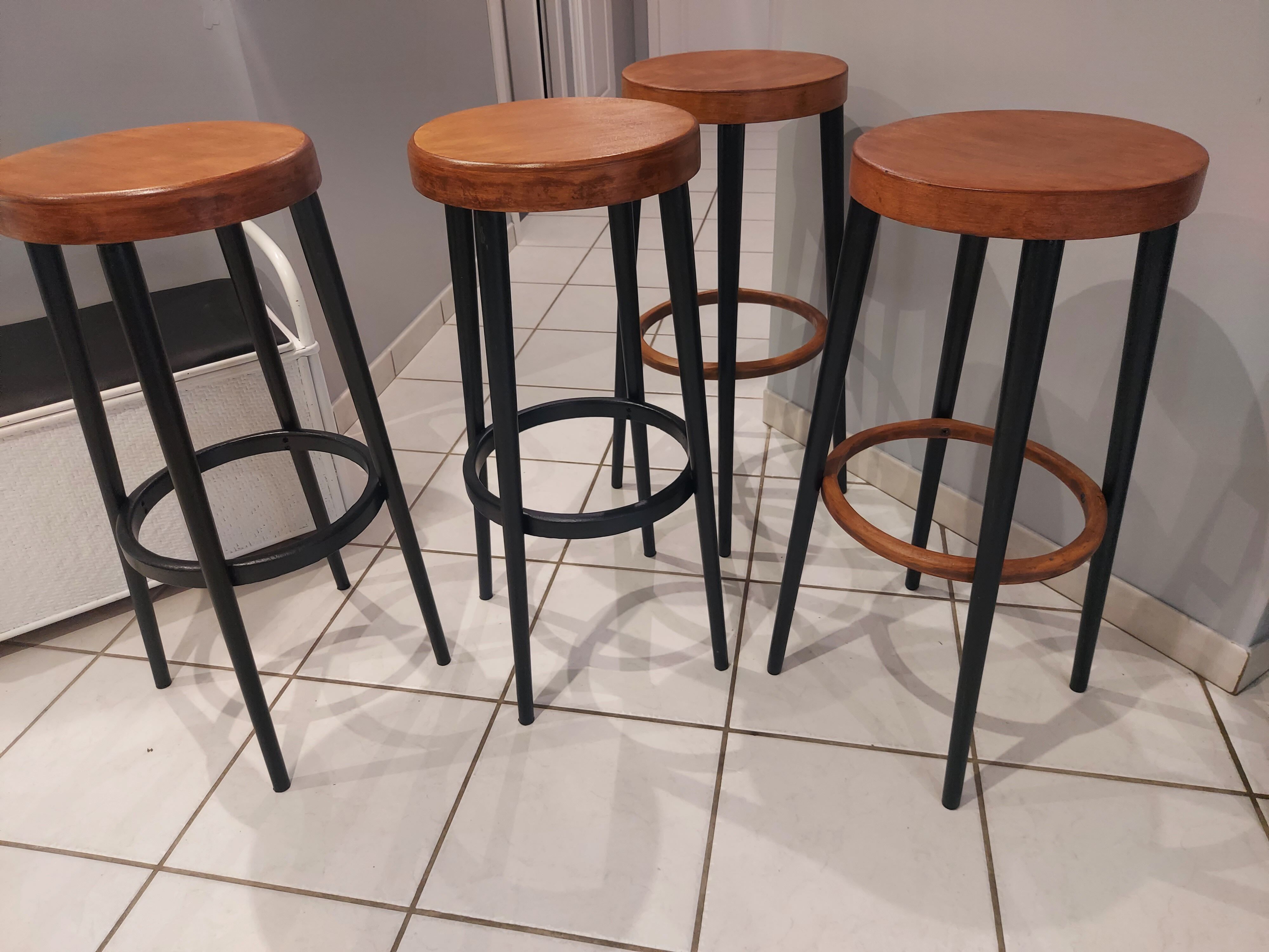 Suite of 4 stools from bar bistrot baumann vintage 1960s