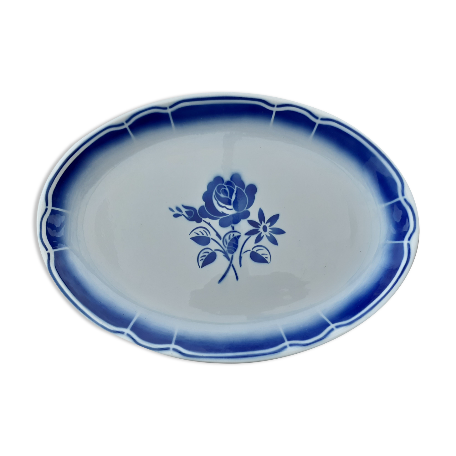 Flat oval faience of Badonviller