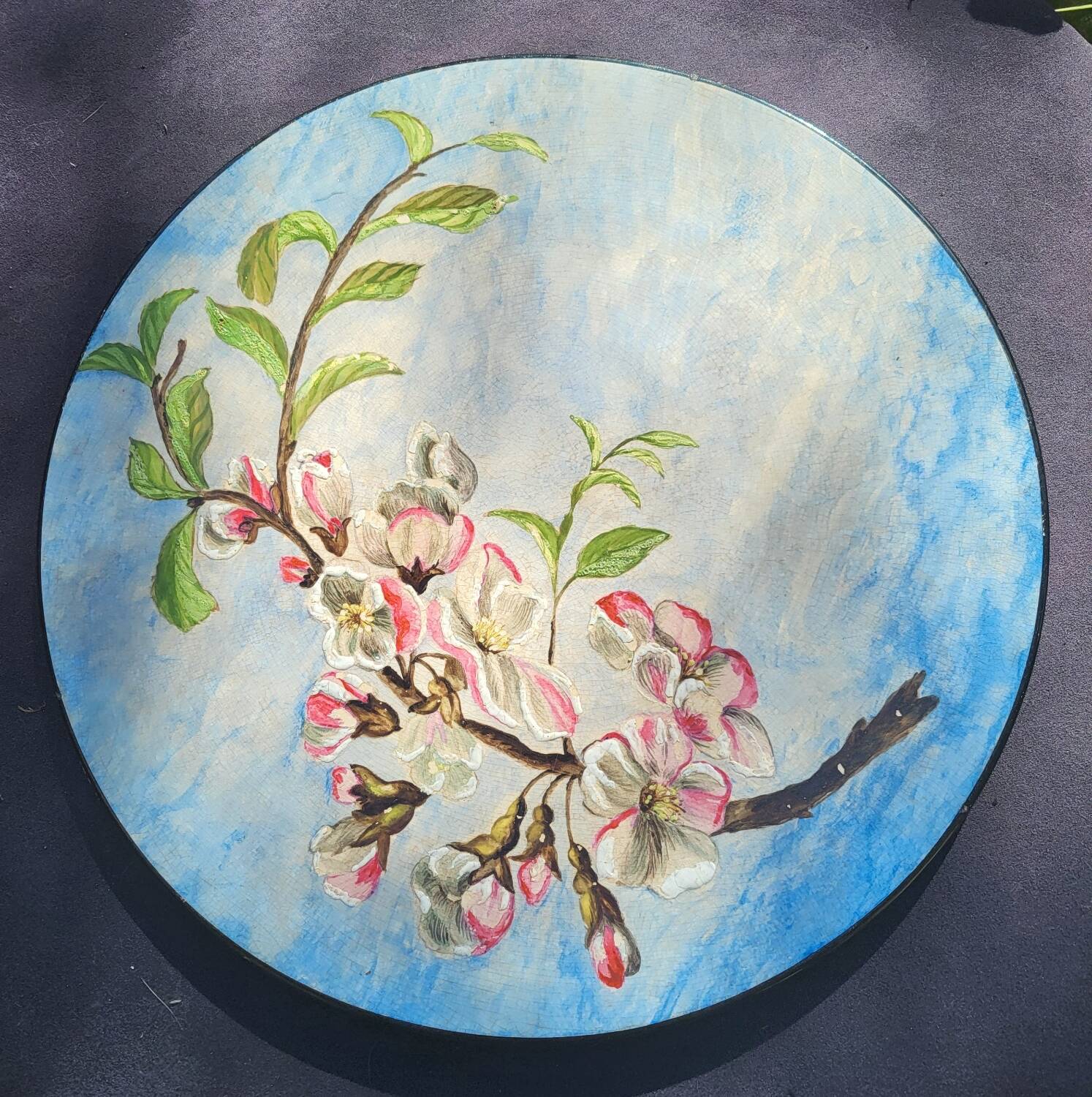 Plat decoratif à décor de fleurs de cerisier