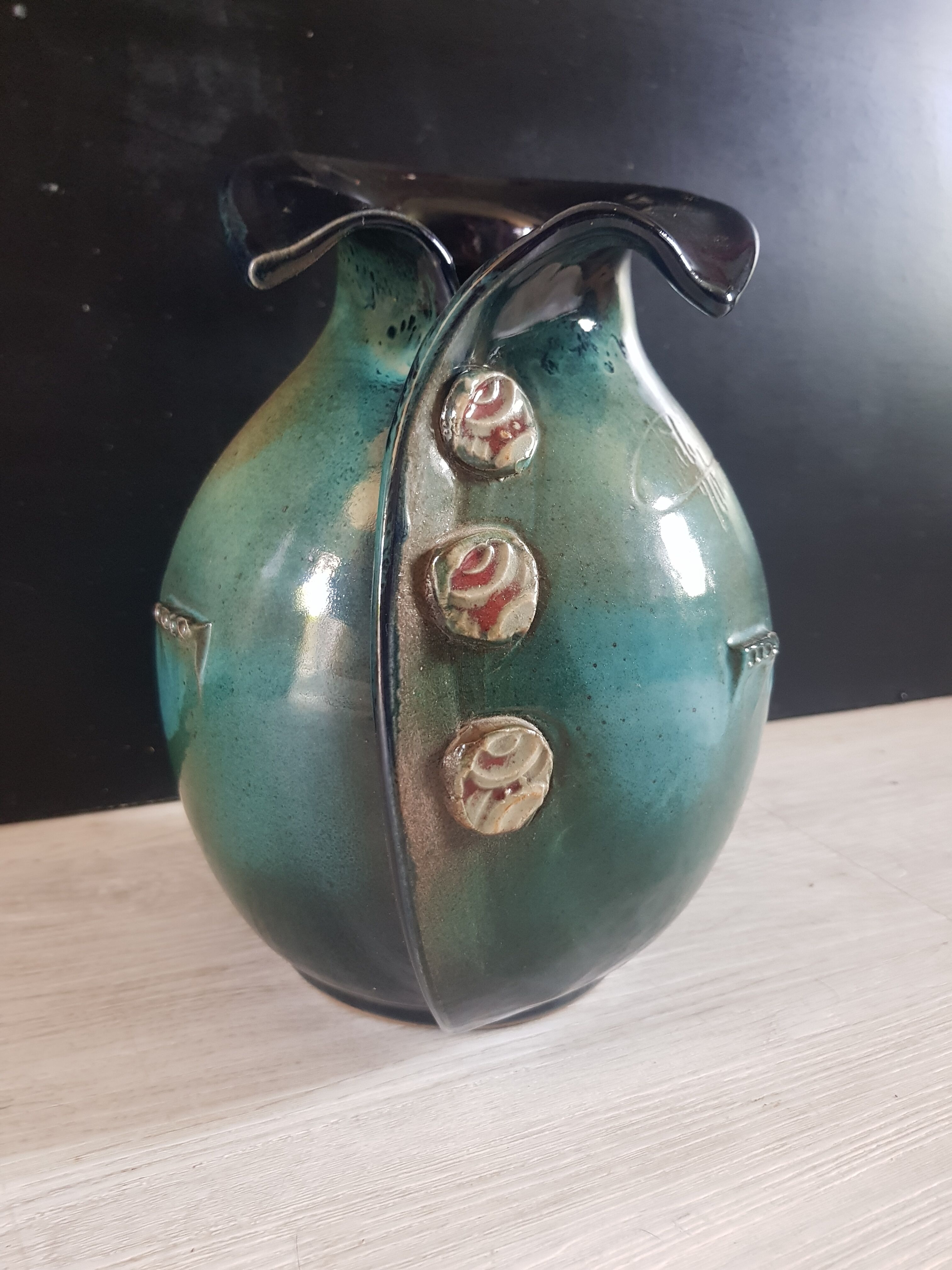 Artisanal vase, costume spirit h 26 cm, signed