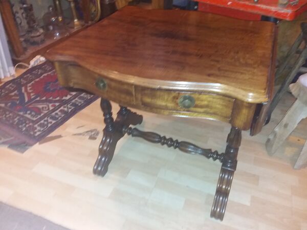 Table d'appoint à volets Philipparde en acajou de Cuba vers 1850