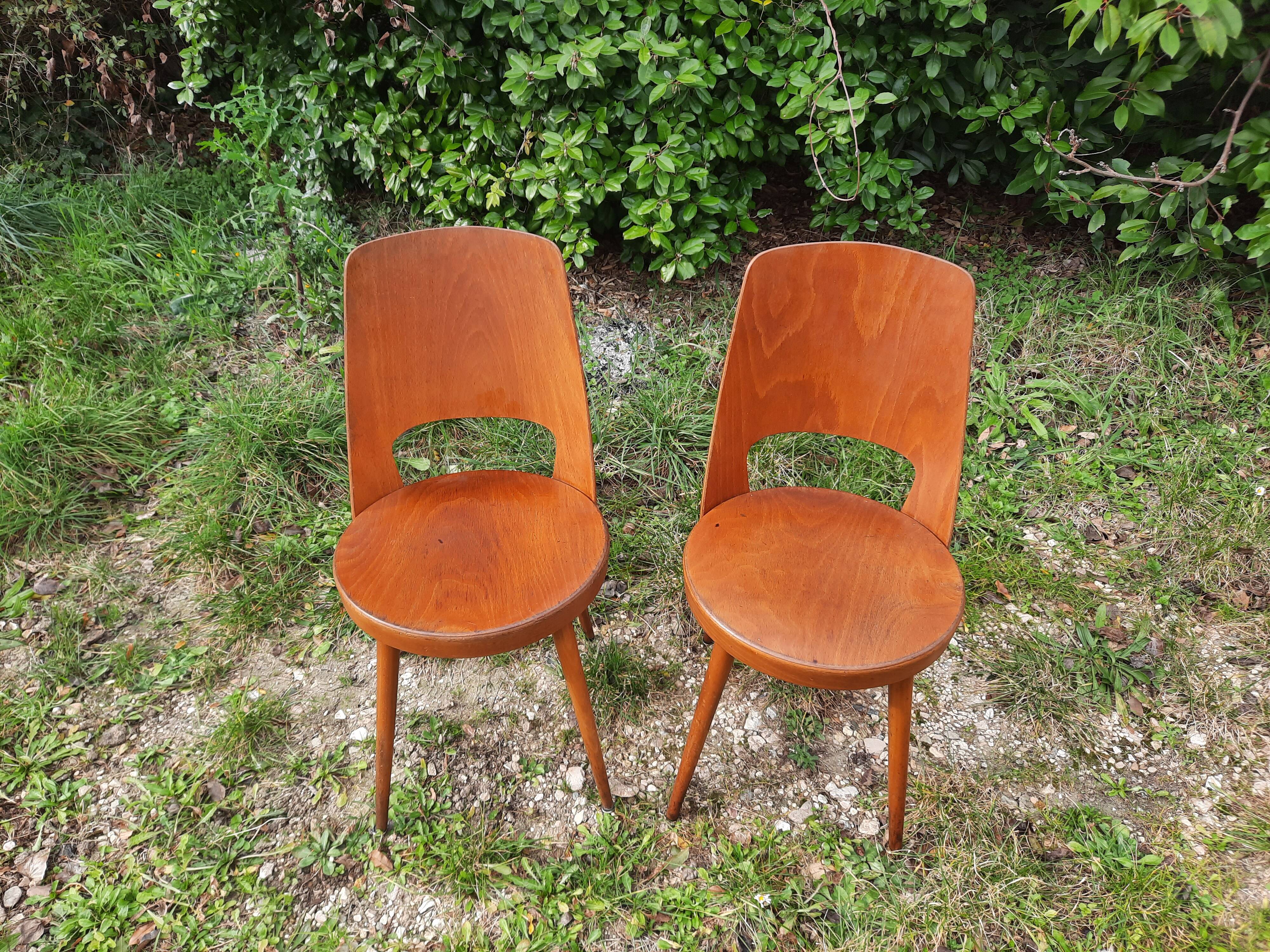 Paire de chaises Baumann modèle "Mondor"