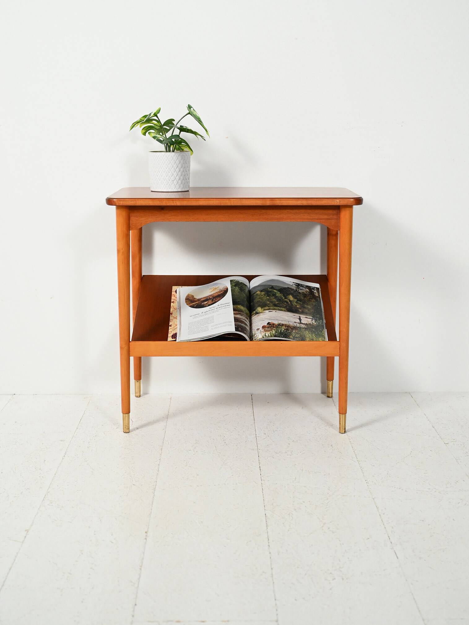 Scandinavian coffee table with display shelf