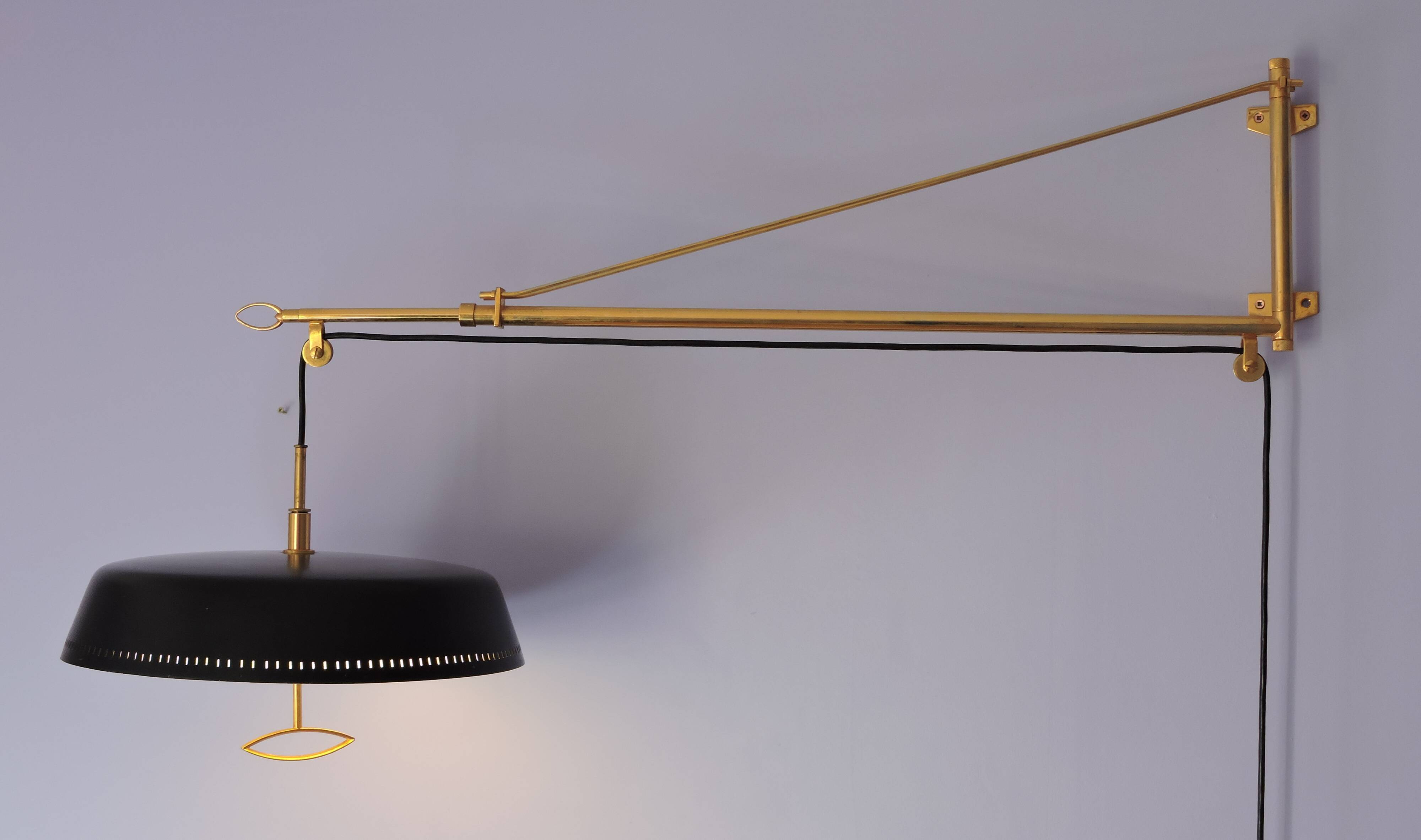 Wall lamp with telescopic counterweight Stilnovo brass