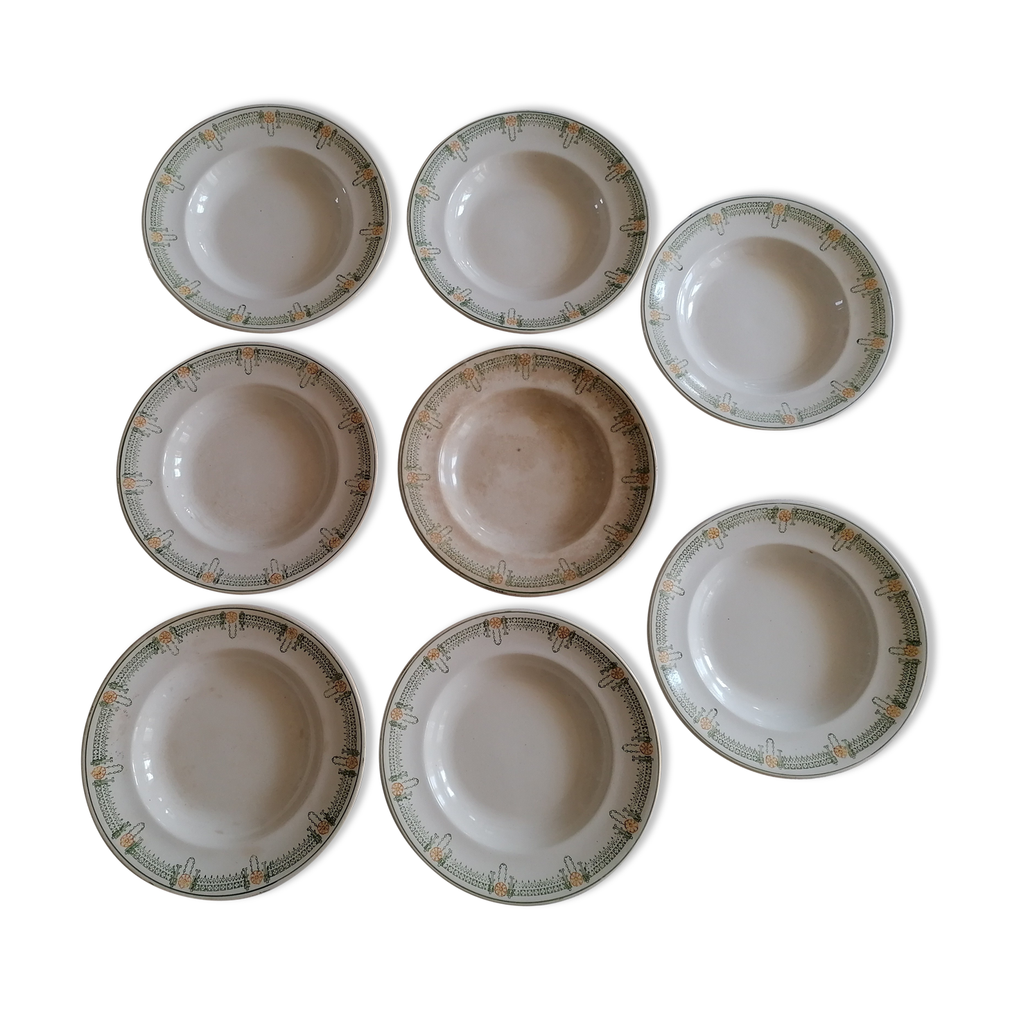 Lot de 8 assiettes creuses en faïence de Longwy