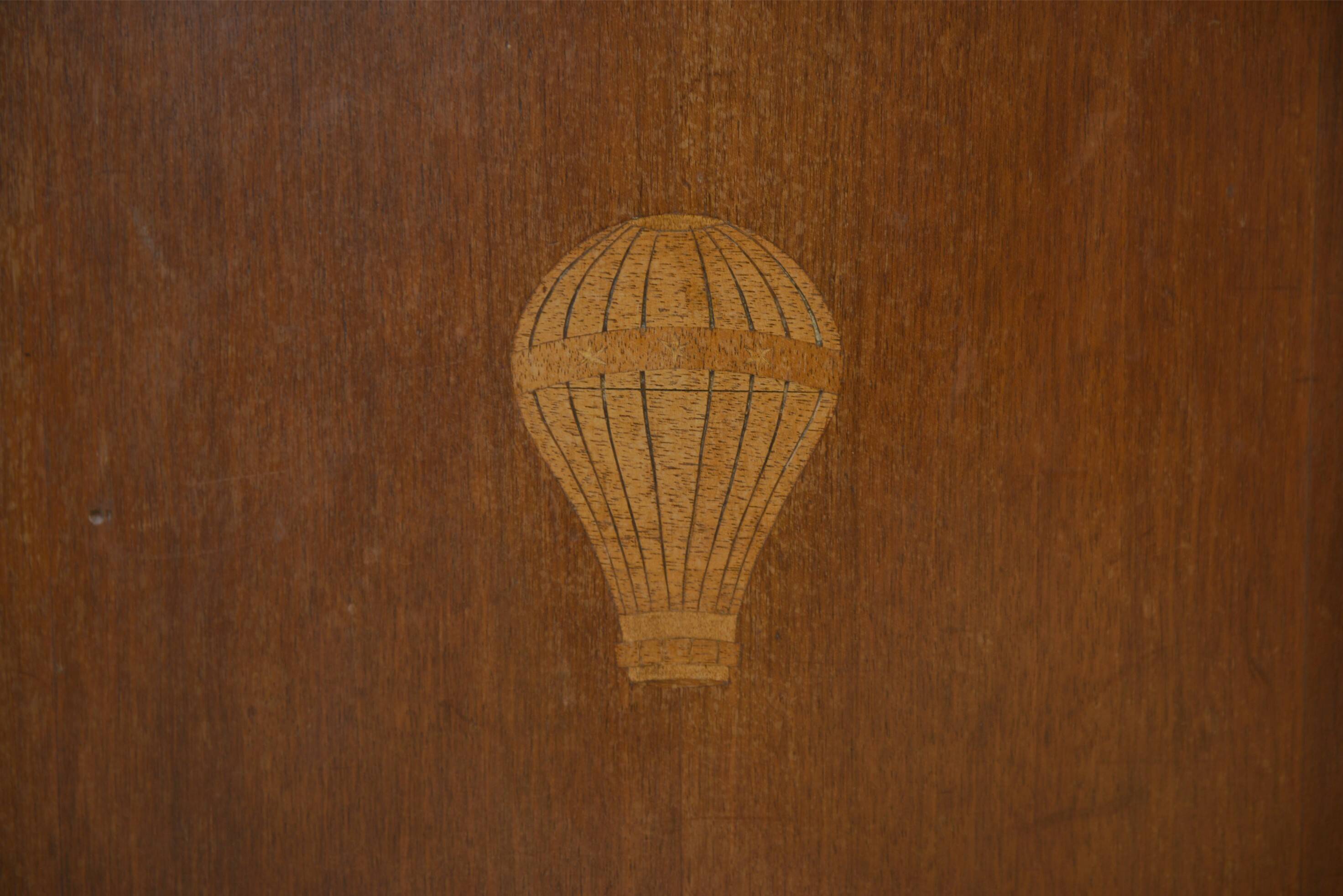 Mahogany bookshelf from English work around 1900 – documented historical provenance from the Montgolfier family.